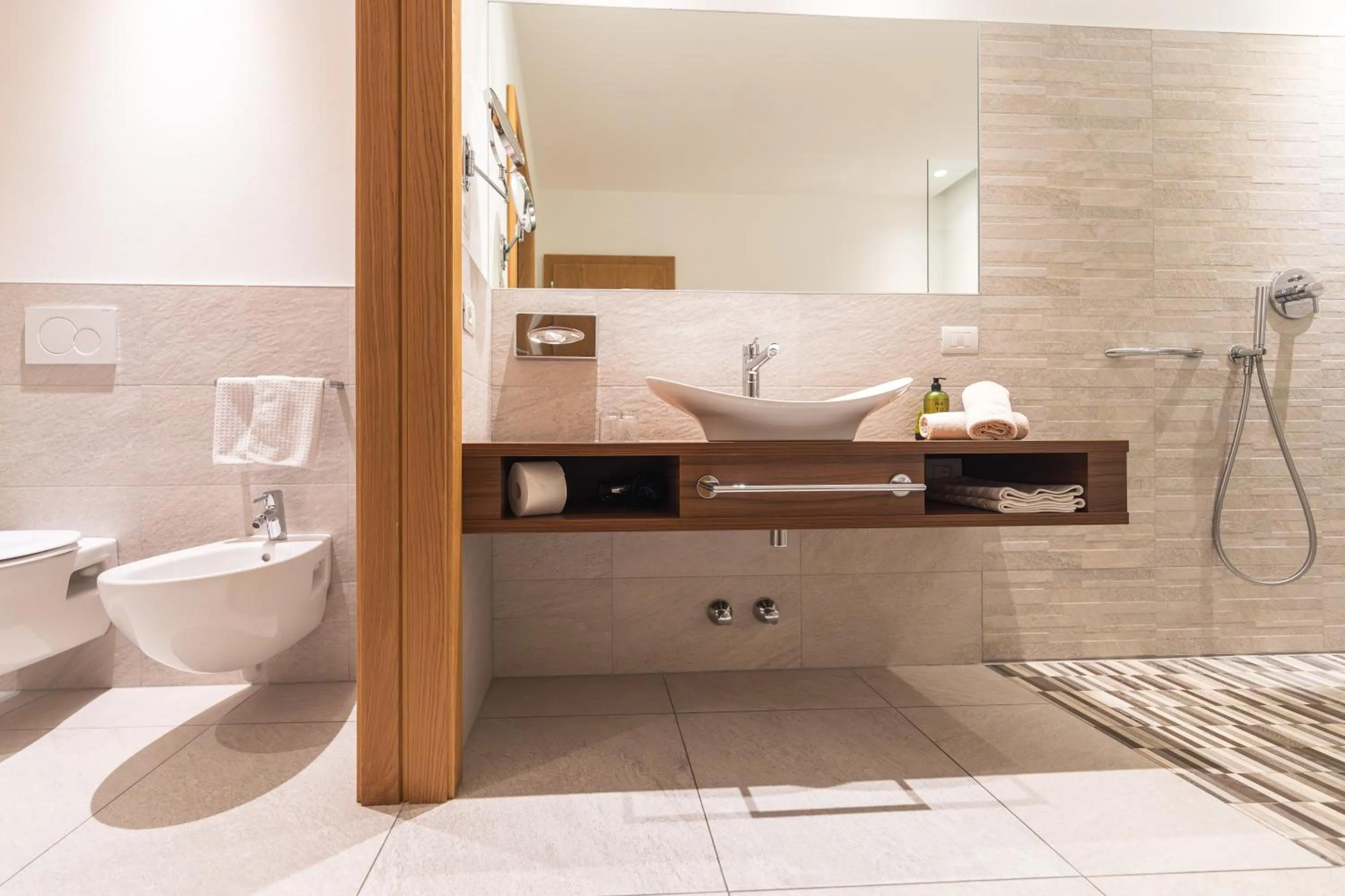 Bathroom in Hotel Schlosswirt