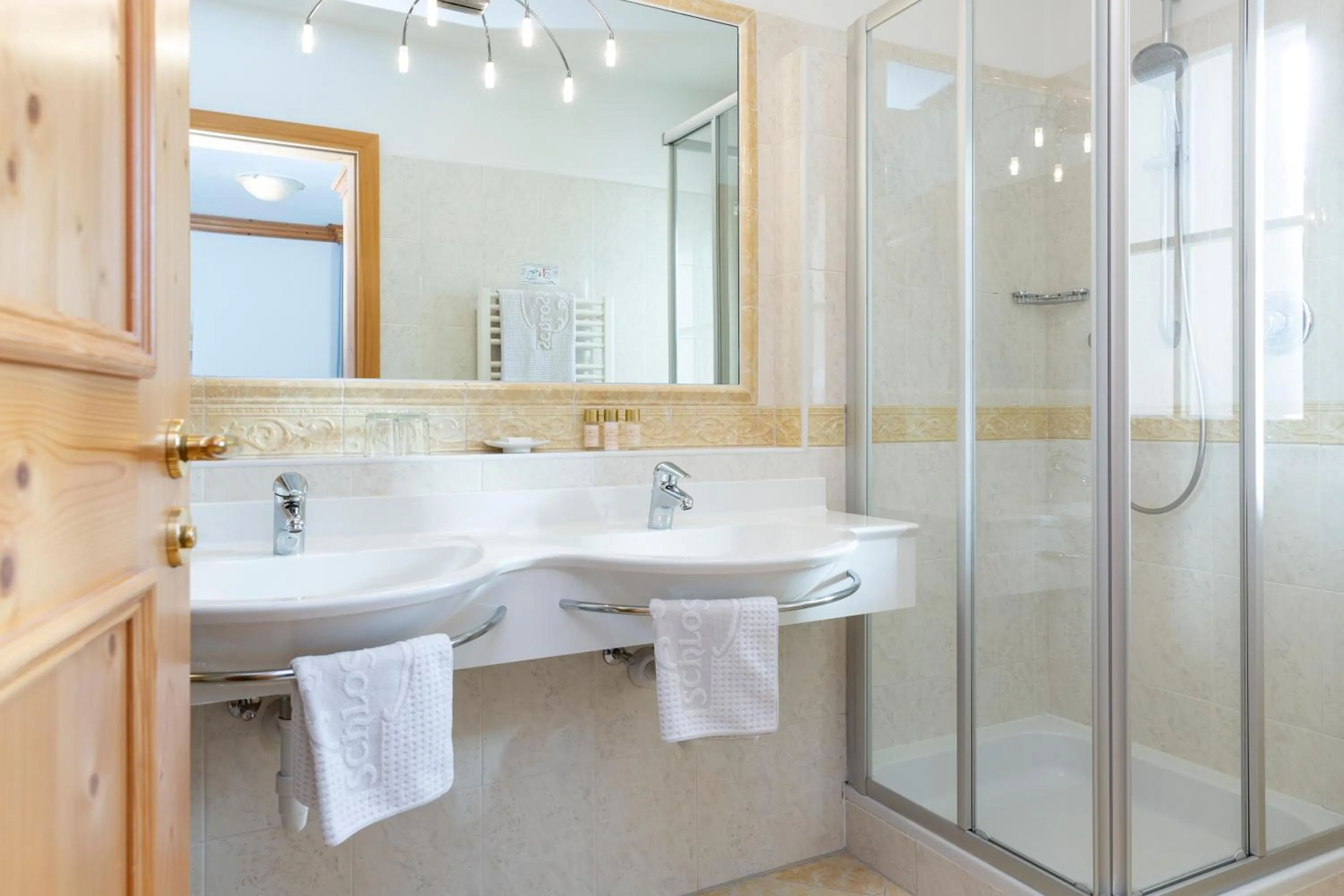 Bathroom in Hotel Schlosswirt