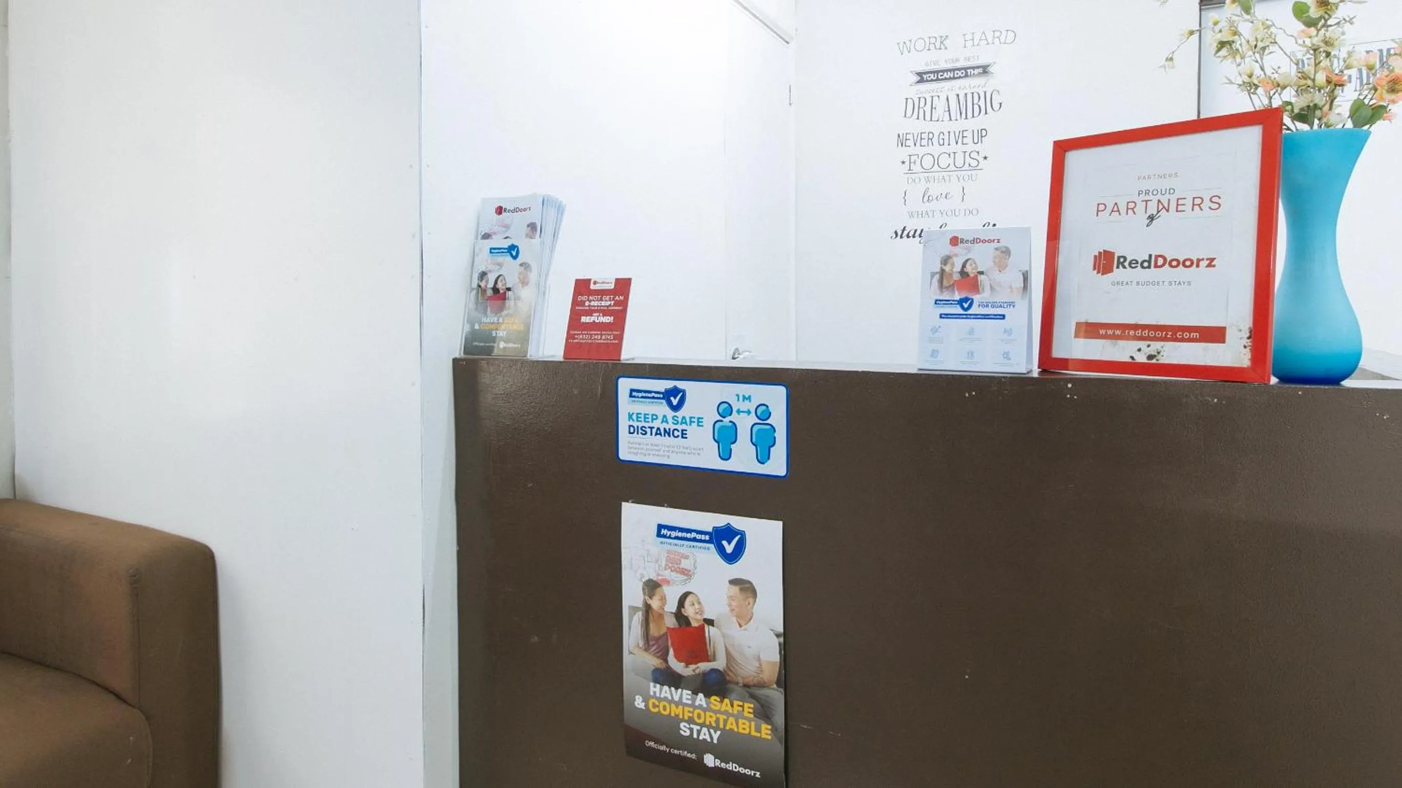 Lobby or reception in RedDoorz at Kassel Residences Parañaque