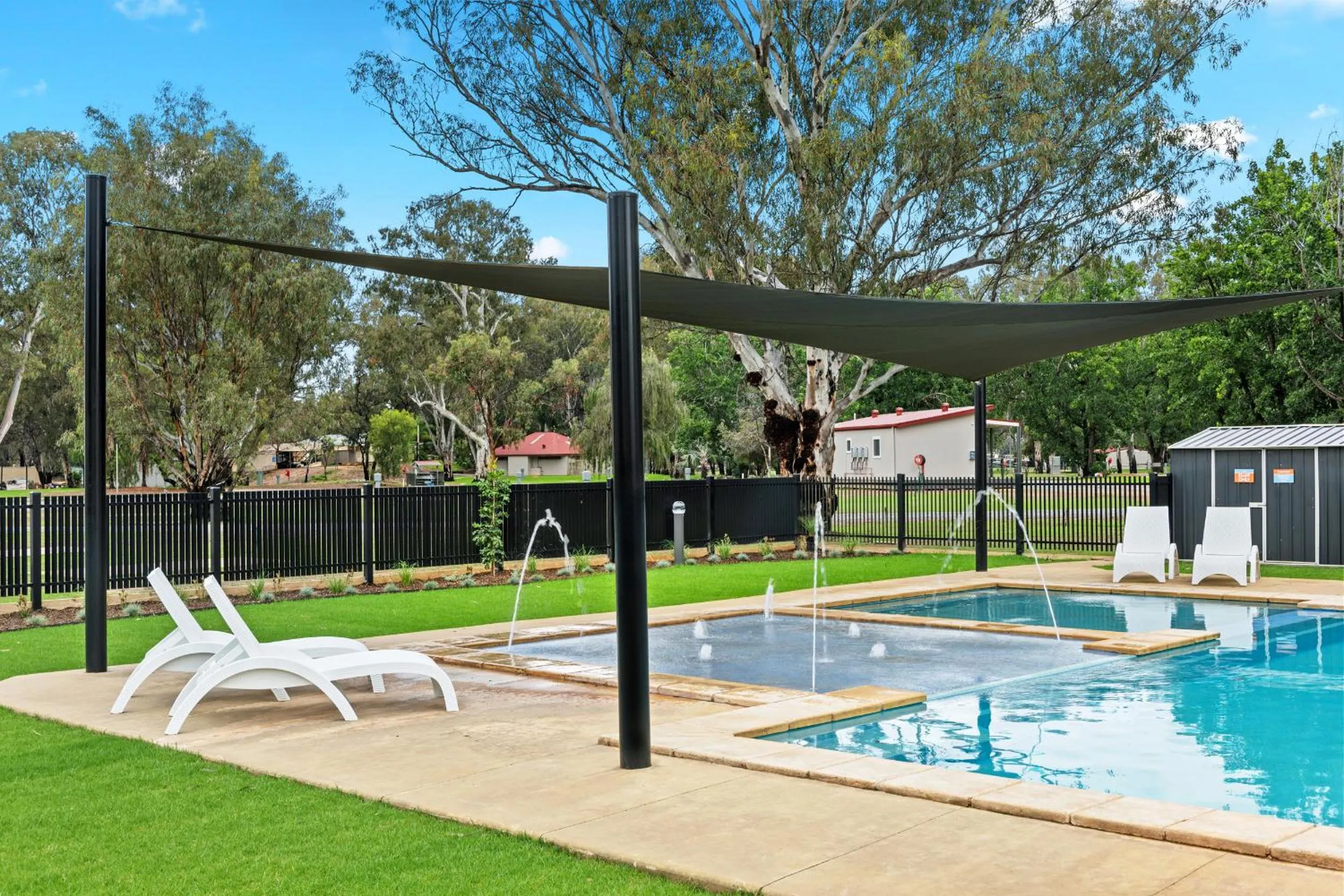 Swimming pool in Discovery Parks - Mildura, Buronga Riverside