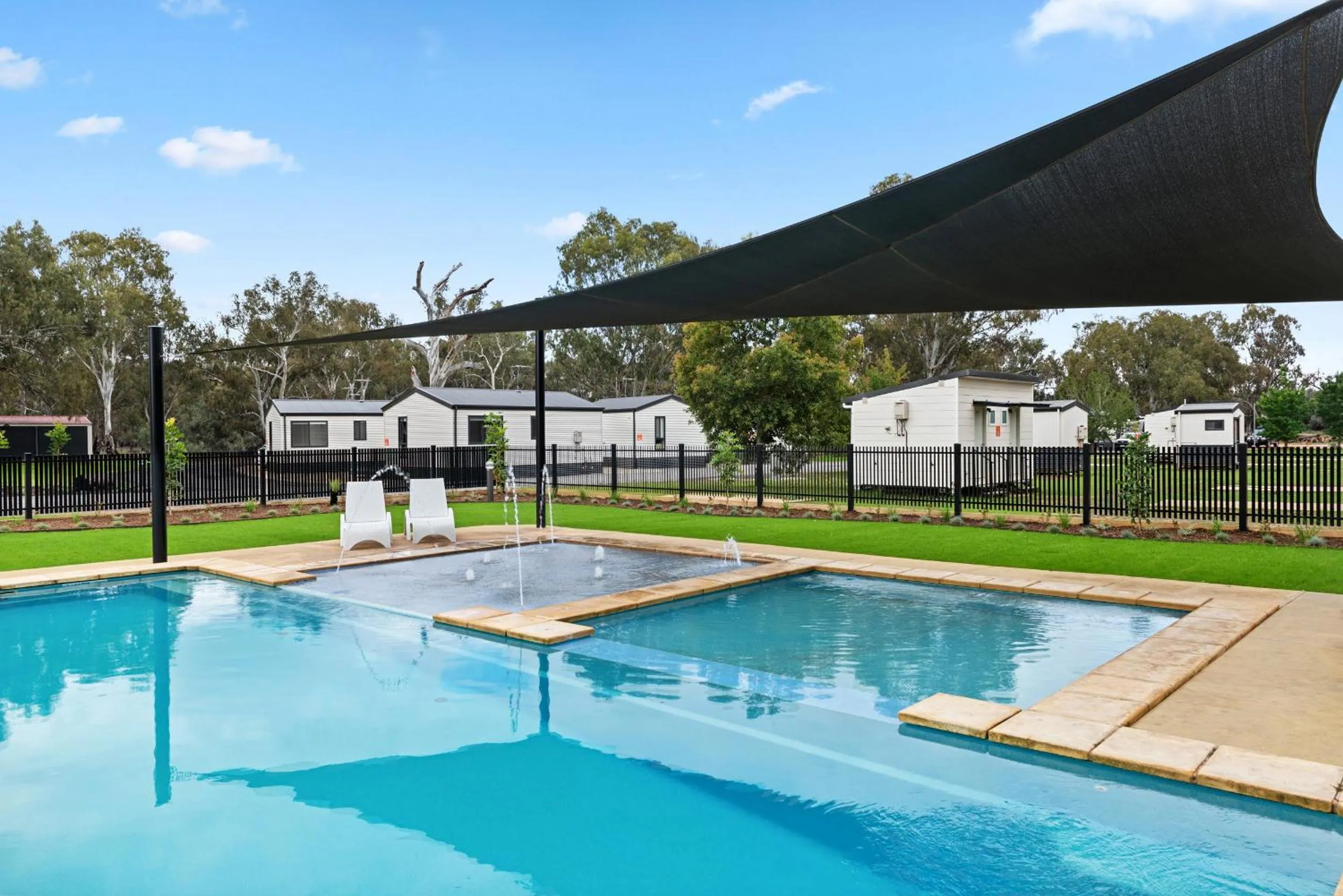 Swimming pool in Discovery Parks - Mildura, Buronga Riverside