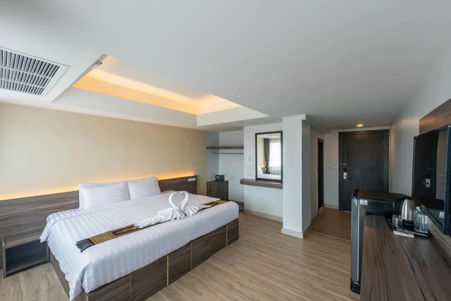 Photo of the whole room in Mylin Holiday