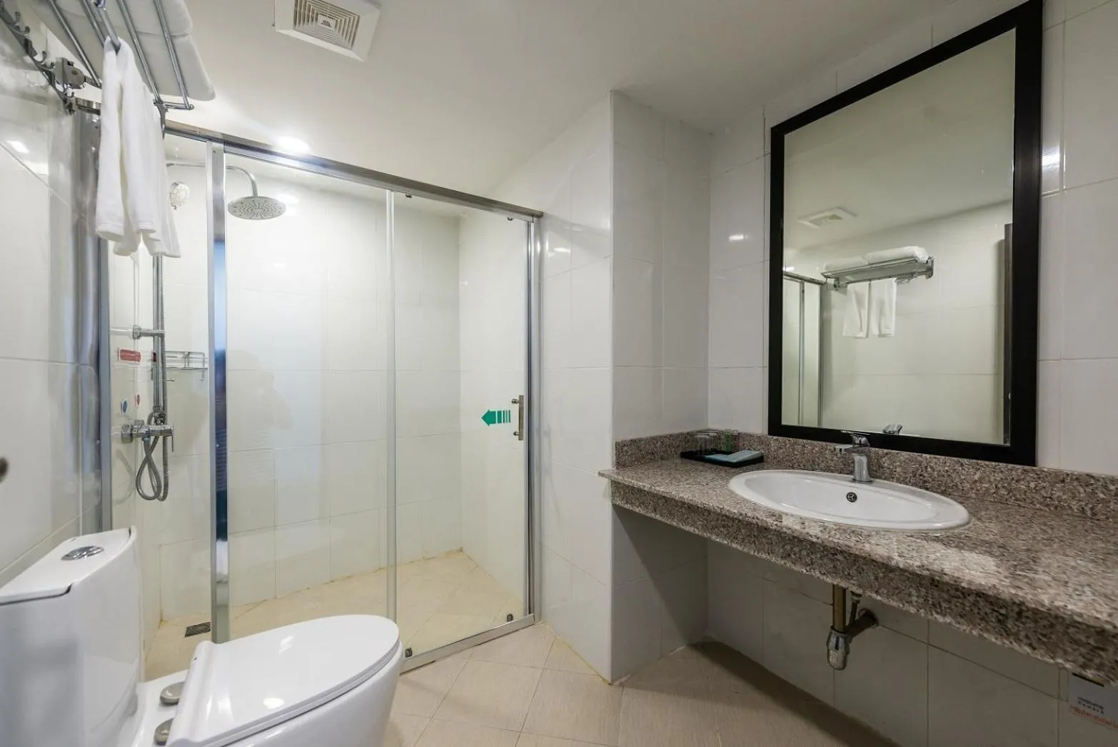 Shower in Mylin Holiday