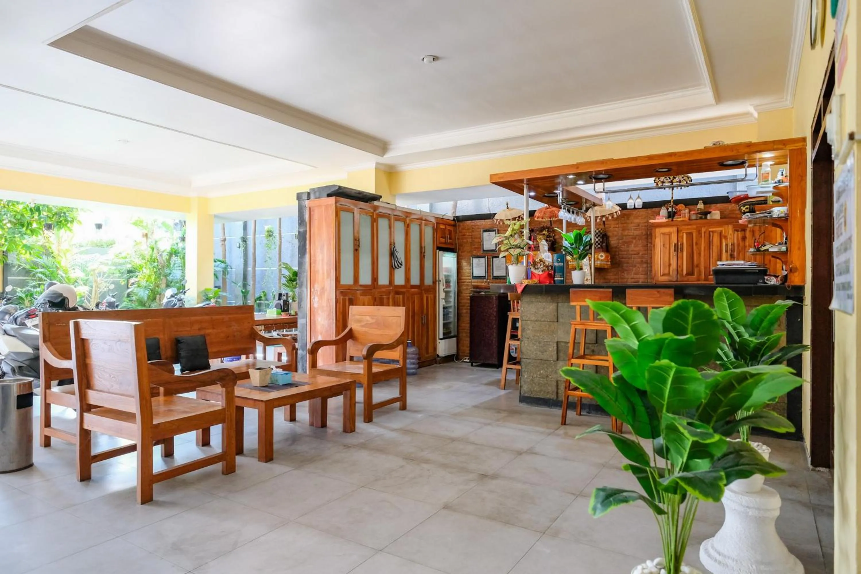 Lobby or reception in RedDoorz @ Kerta Dalem Sidakarya