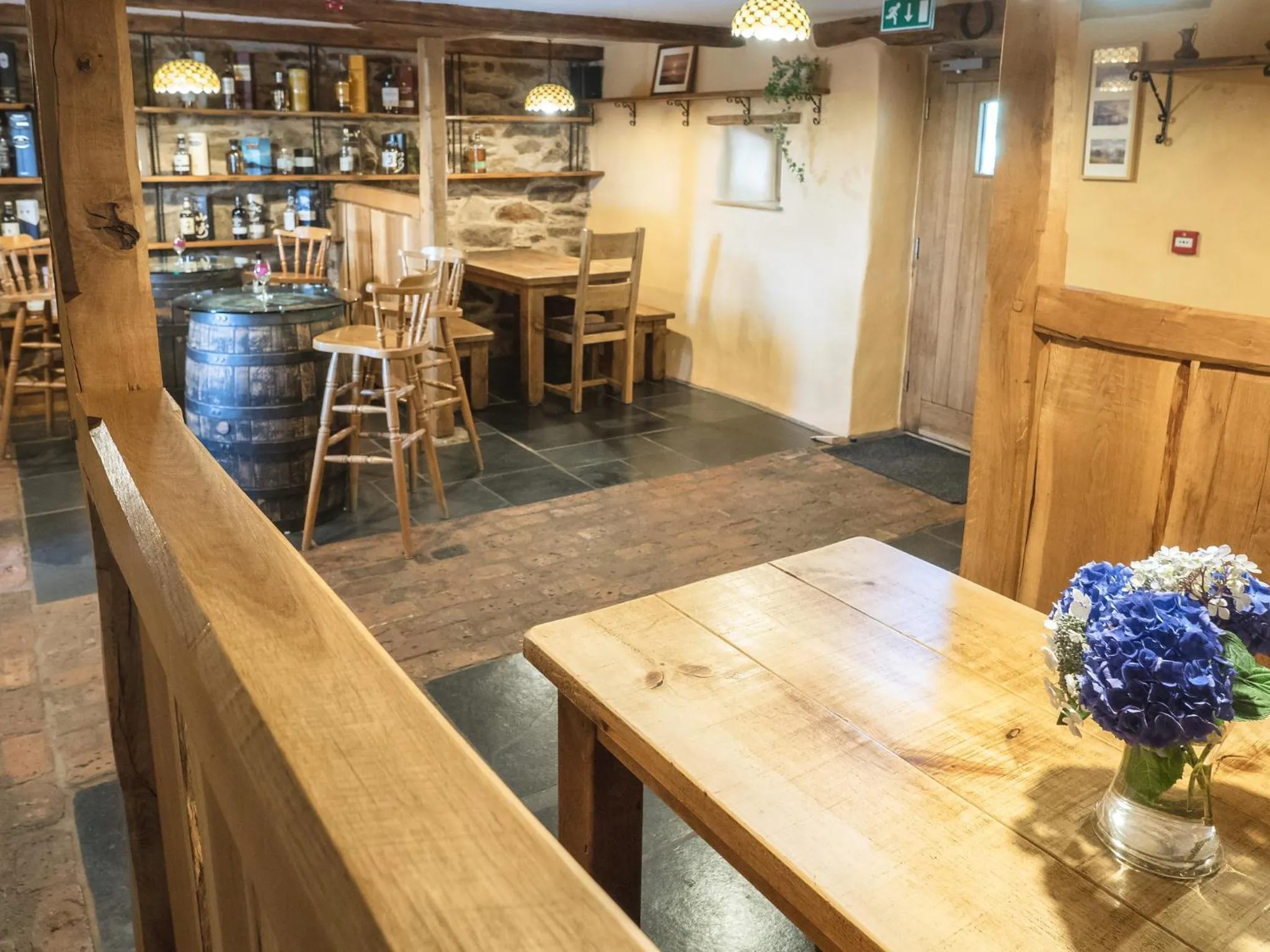 Lounge or bar in The Wayside and Whisky Barn