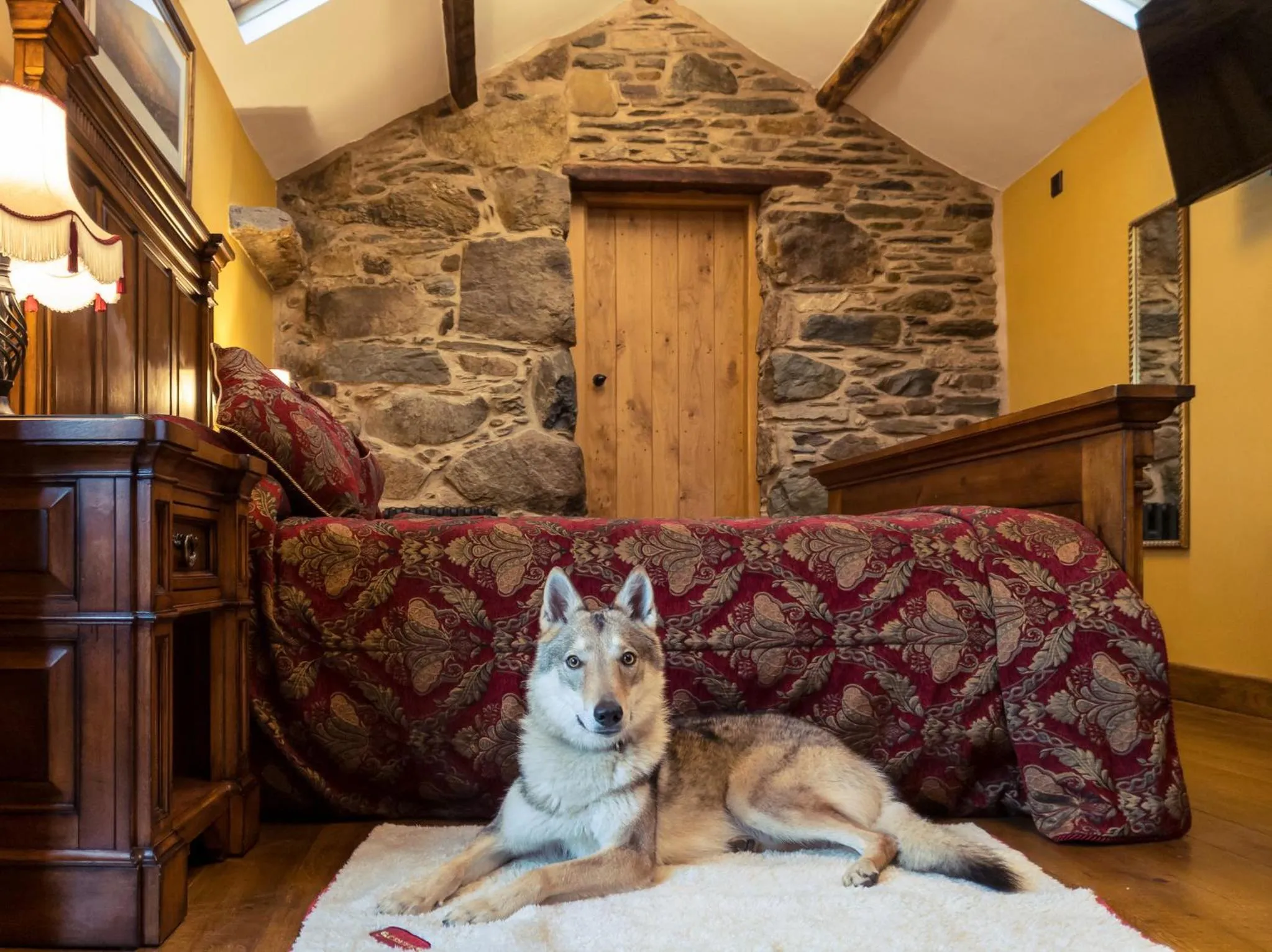 Bedroom in The Wayside and Whisky Barn