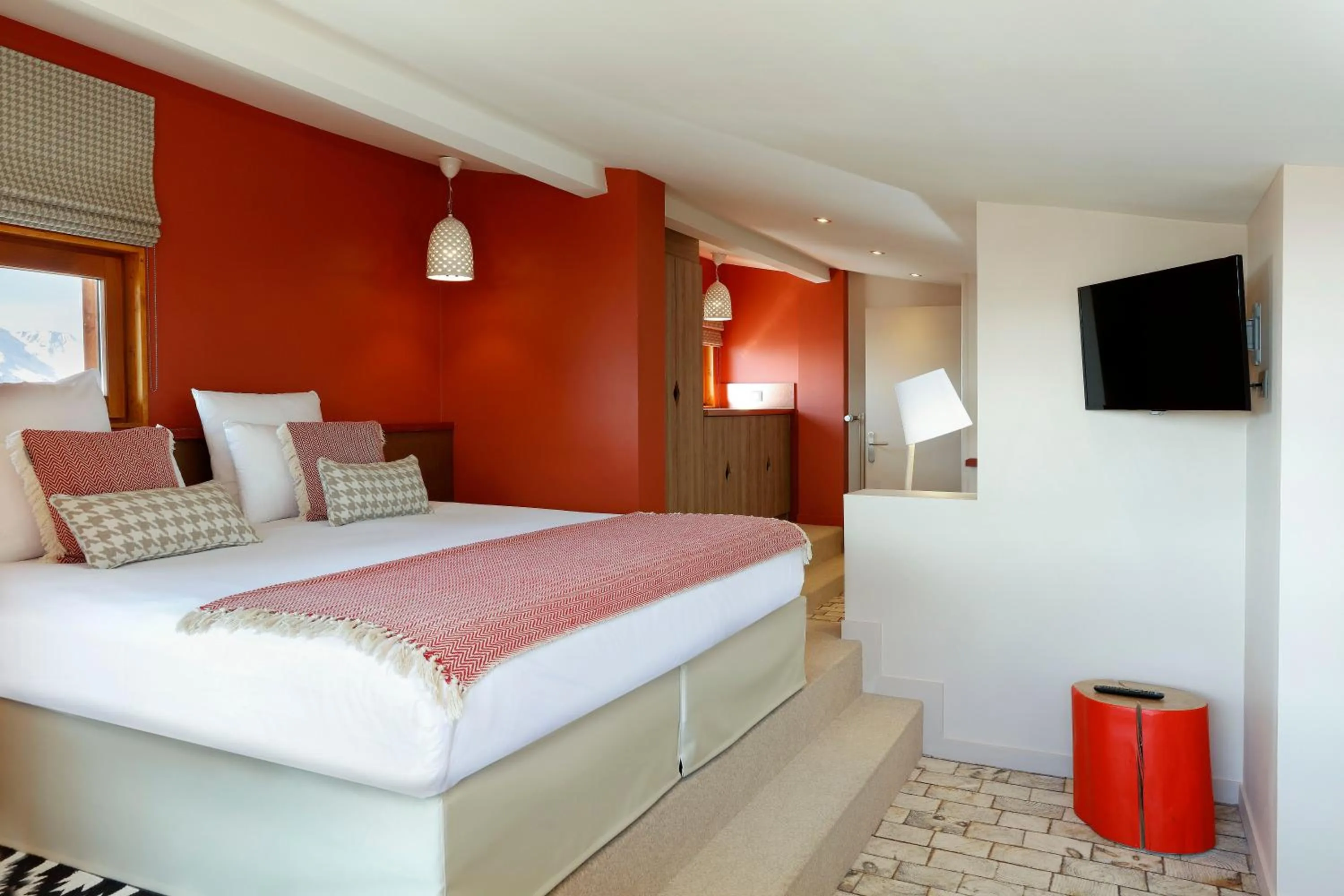 Bedroom, Bed in Grandes Rousses Hotel & Spa