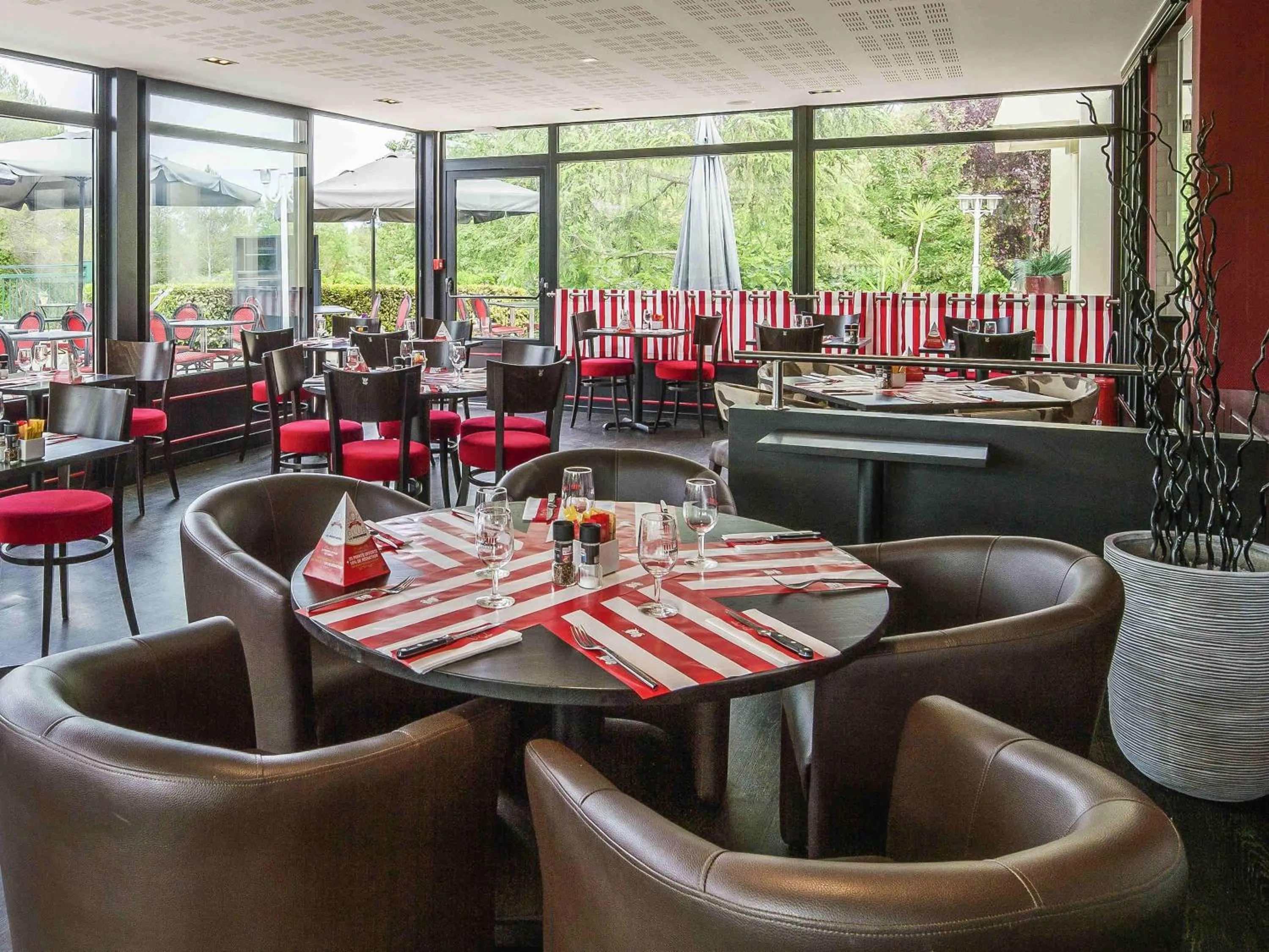 Restaurant/places to eat in ibis Antibes Sophia-Antipolis