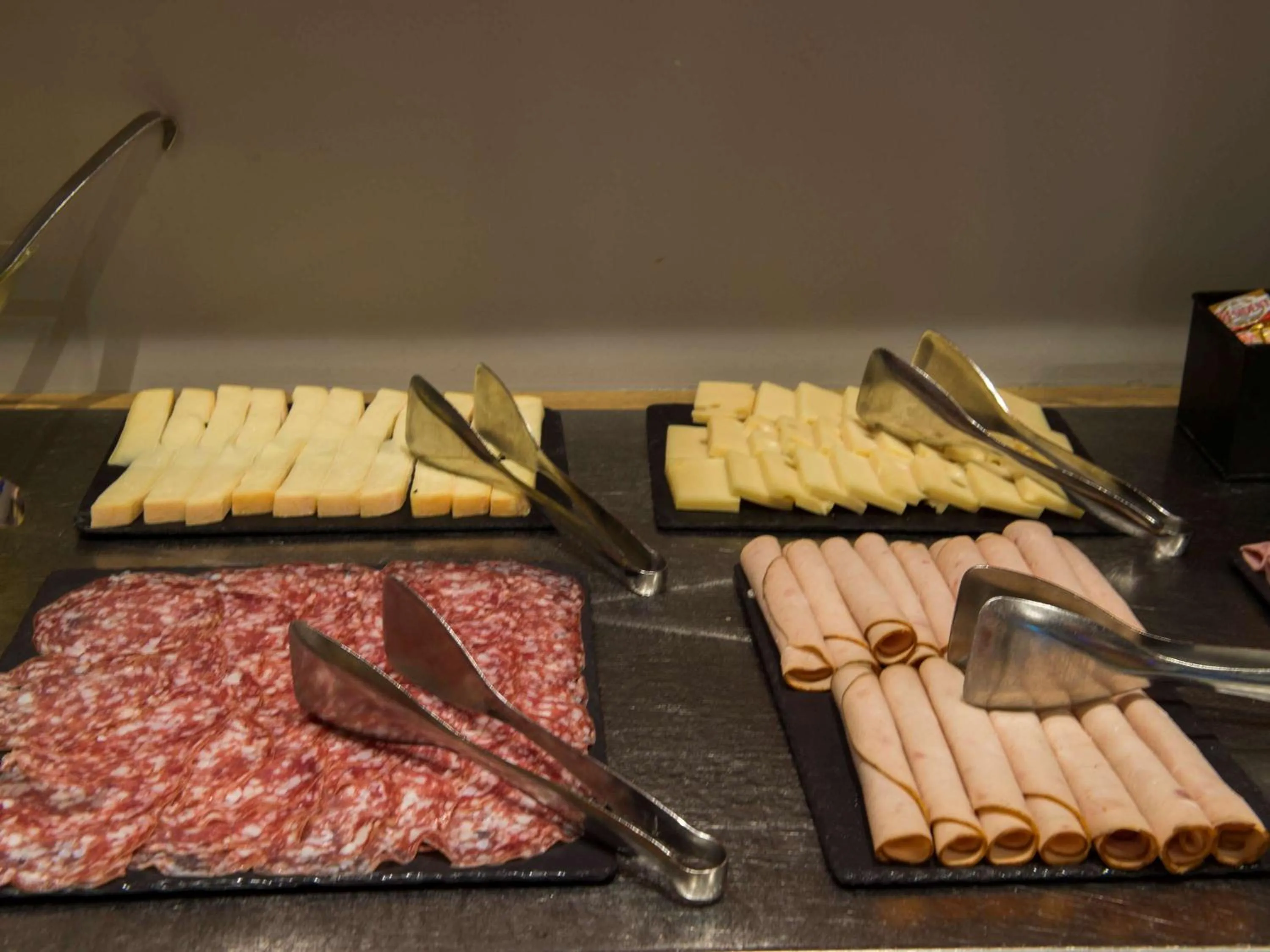 Restaurant/places to eat in ibis Antibes Sophia-Antipolis