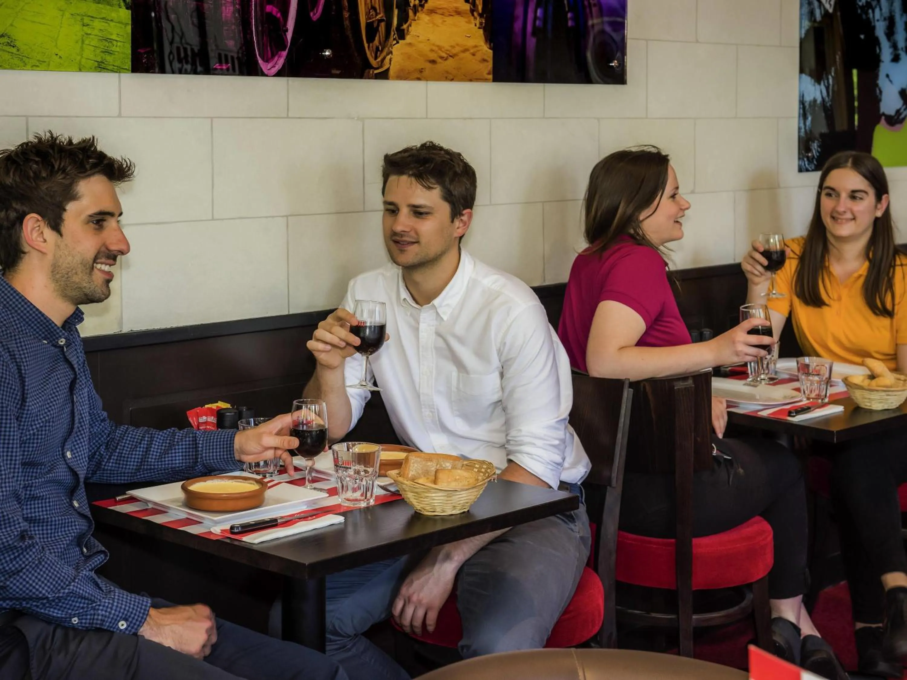 Restaurant/places to eat in ibis Antibes Sophia-Antipolis