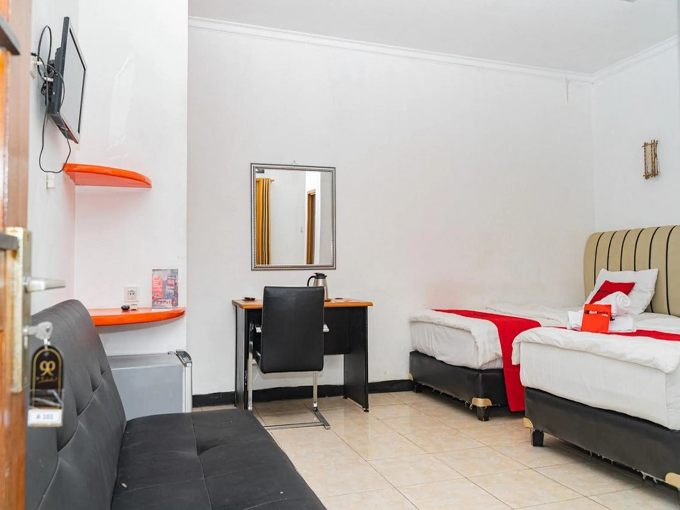 Bedroom, Bed in RedDoorz Plus @ Cibogo Puncak 3