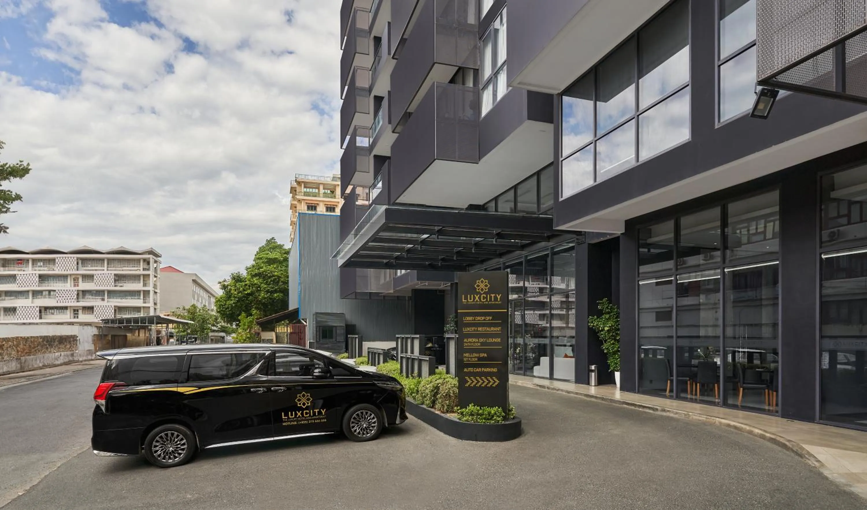 Restaurant/places to eat in Luxcity Hotel & Apartment