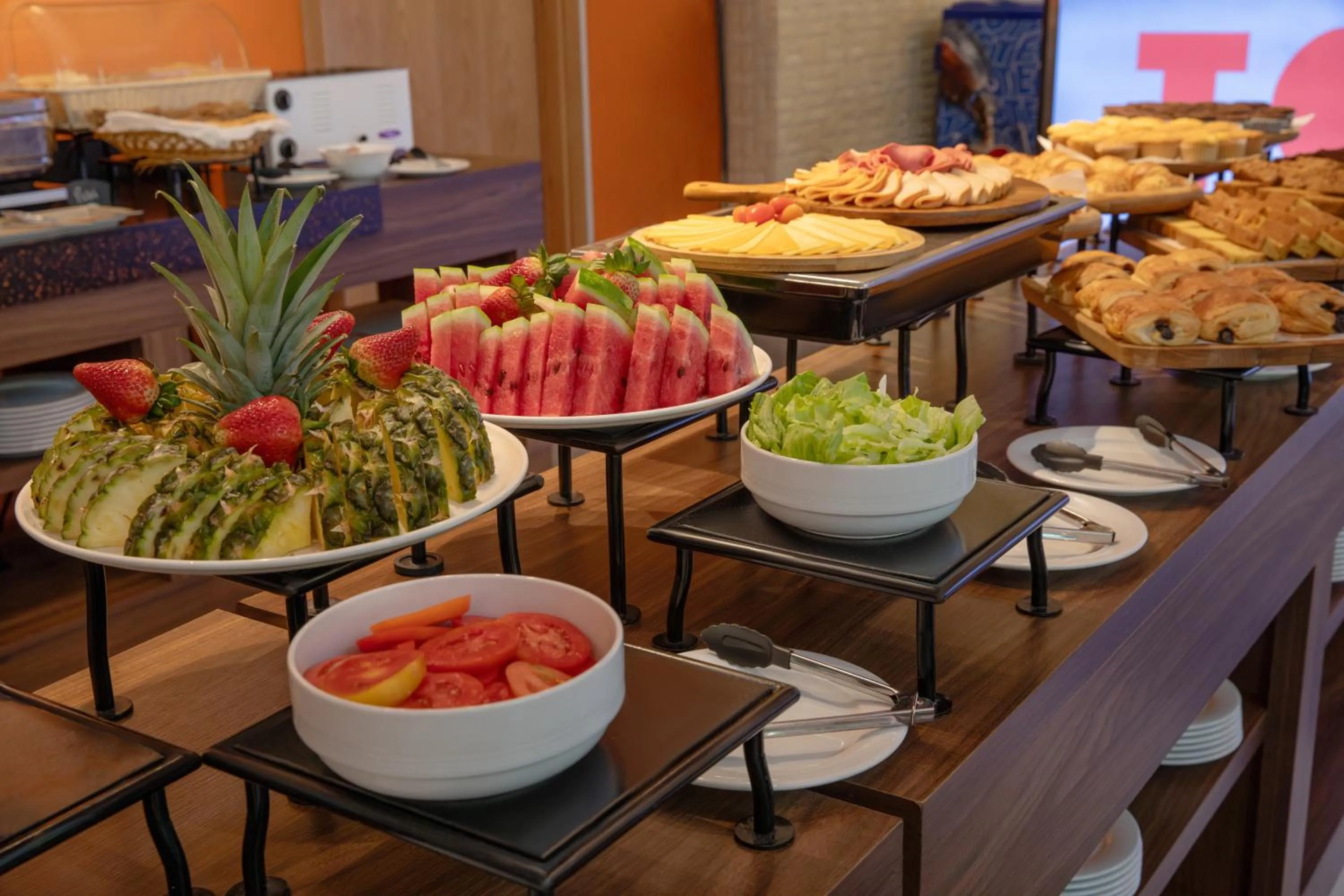 Buffet breakfast in Swiss-Belinn Doha