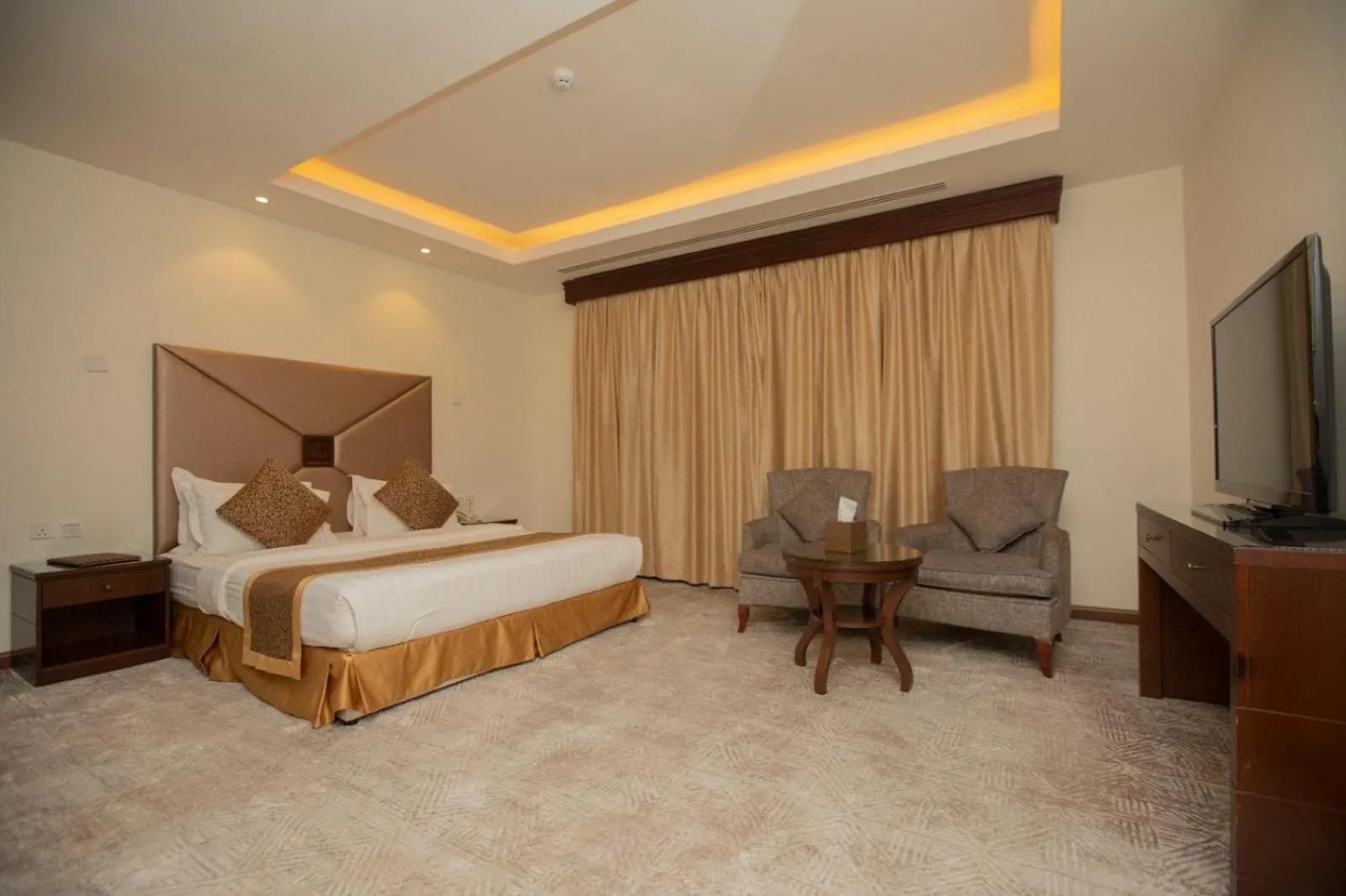 Bed in Sanam Hotel Suites - Riyadh