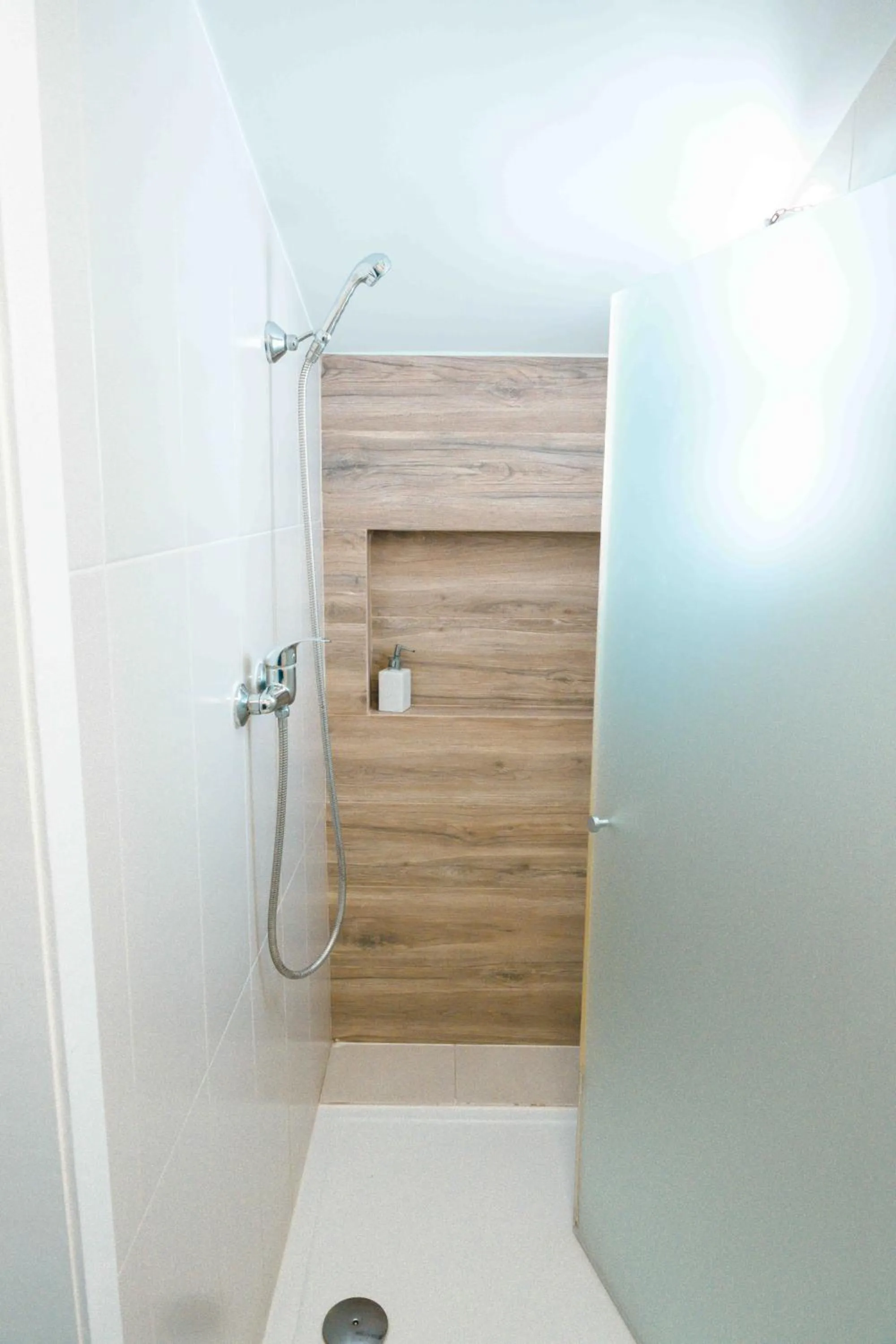 Toilet in Cascais Bay Hostel