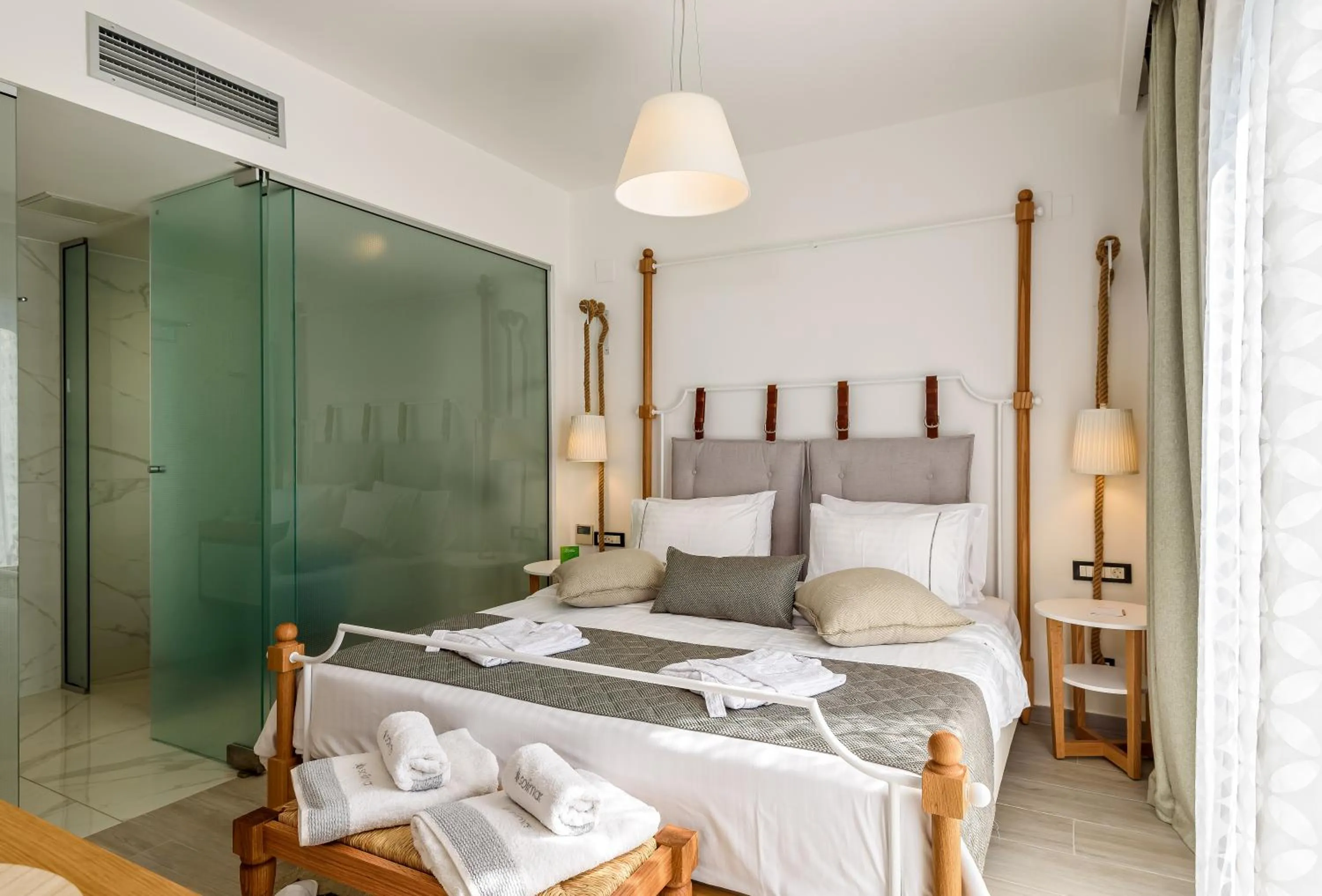 Photo of the whole room, Bed in Solimar White Pearl - Adults Only