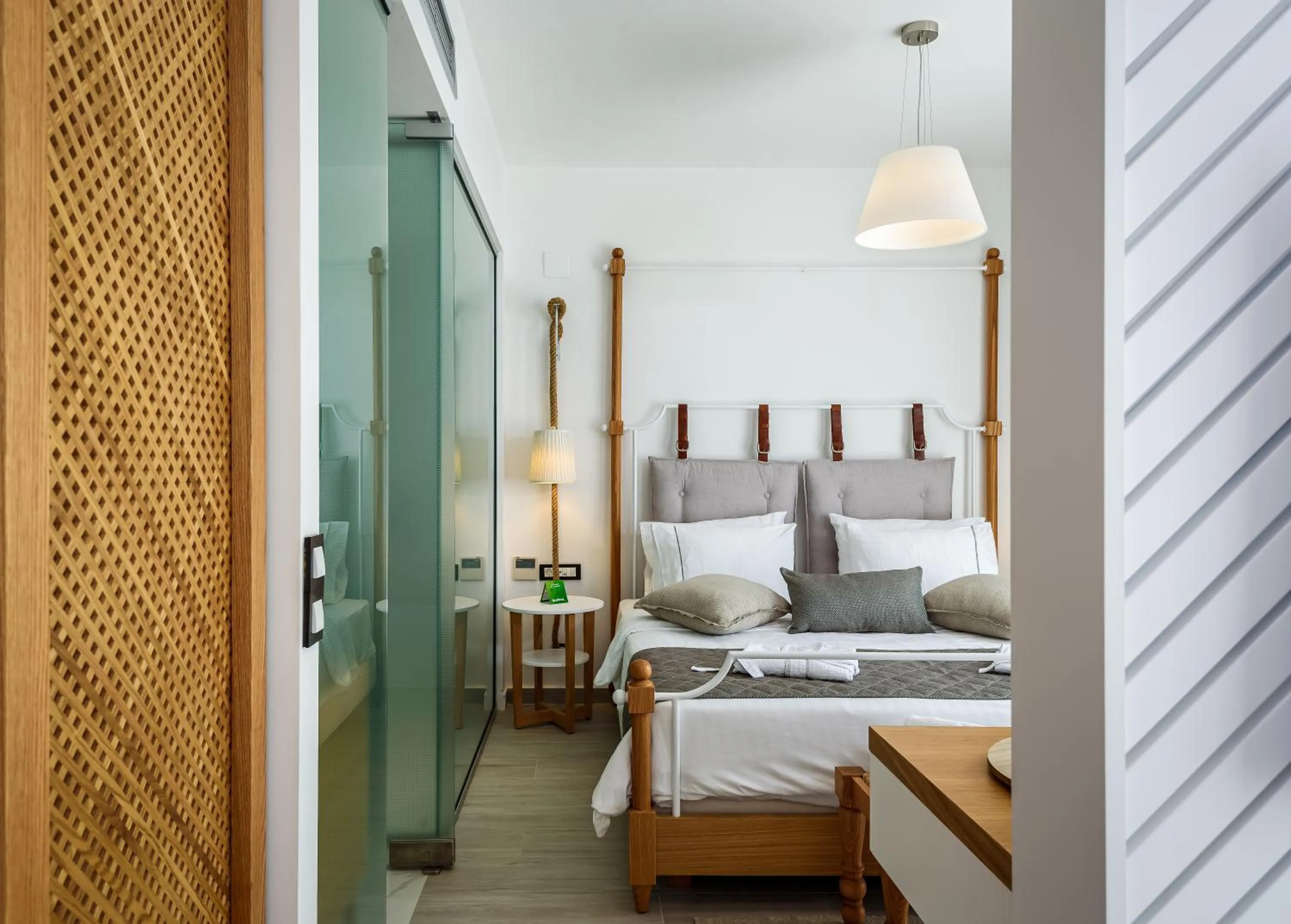 Photo of the whole room, Bed in Solimar White Pearl - Adults Only