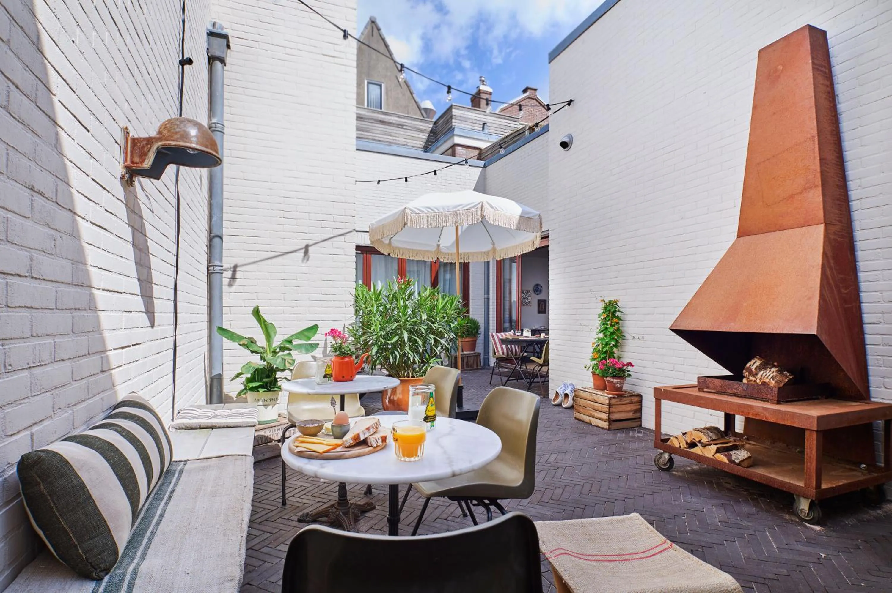 Property building in Hello I'm Local - Boutique Hostel