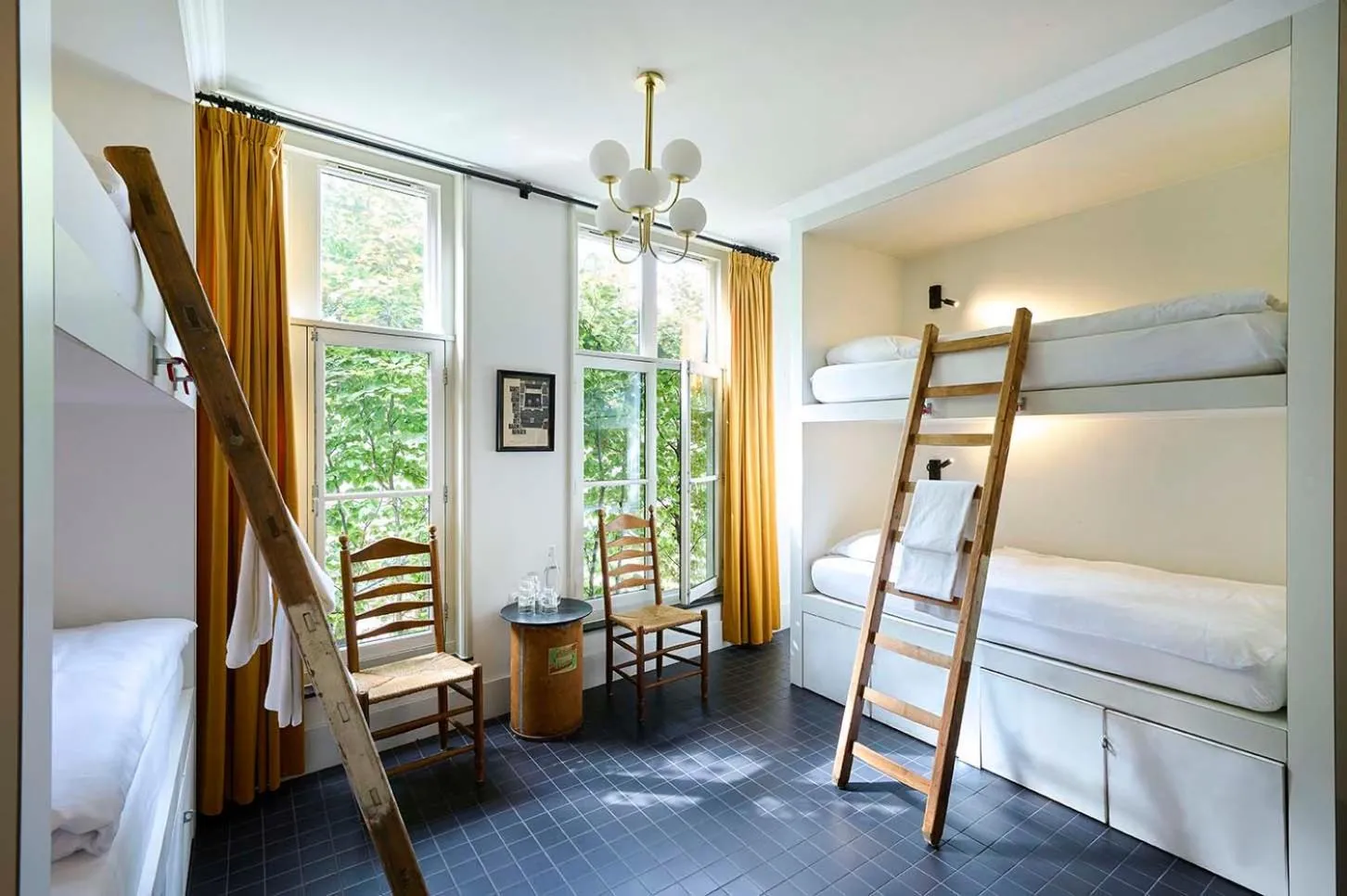 Bed in Hello I'm Local - Boutique Hostel