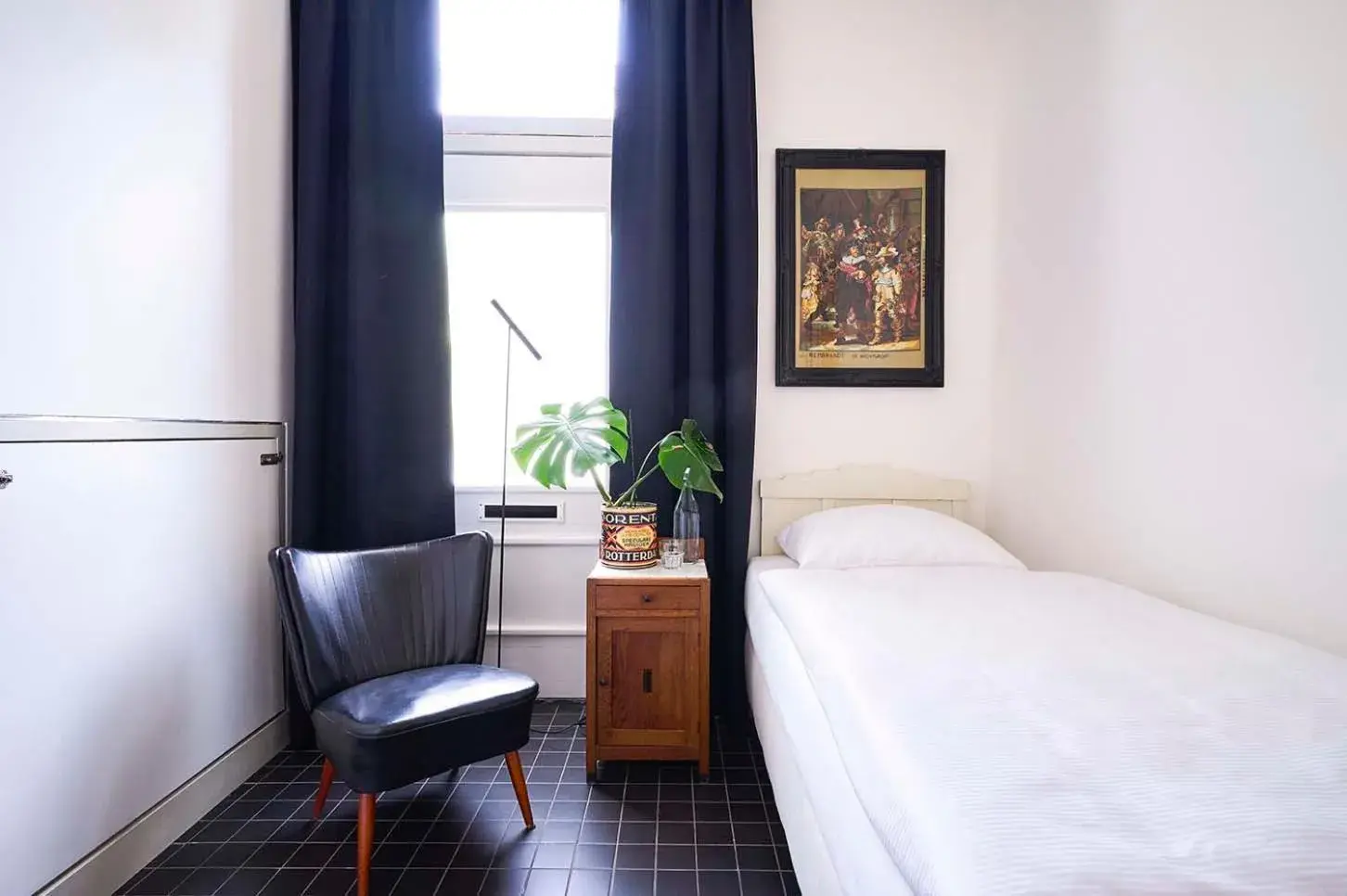 Single Room with Private Bathroom in Hello I'm Local - Boutique Hostel Single Room with Private Bathroom in Hello I'm Local - Boutique Hostel