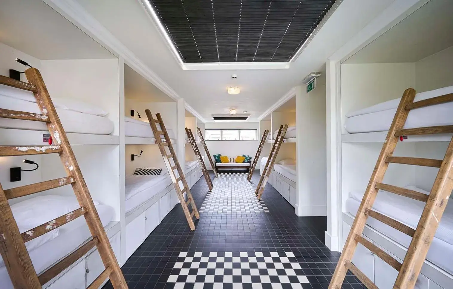 Bed in 14-Bed Mixed Dormitory Room in Hello I'm Local - Boutique Hostel Bed in 14-Bed Mixed Dormitory Room in Hello I'm Local - Boutique Hostel