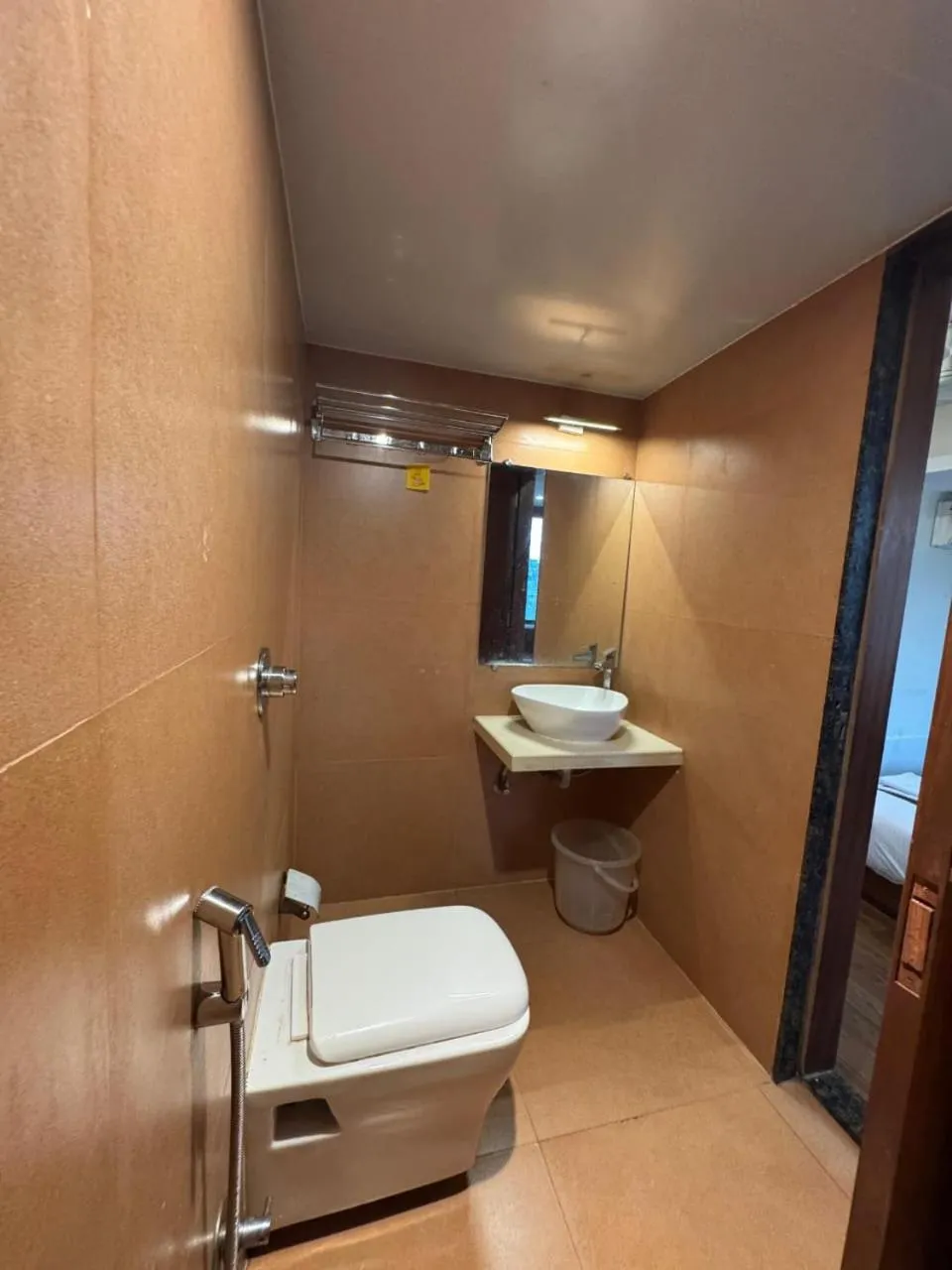 Bathroom in Aflon midc andheri east