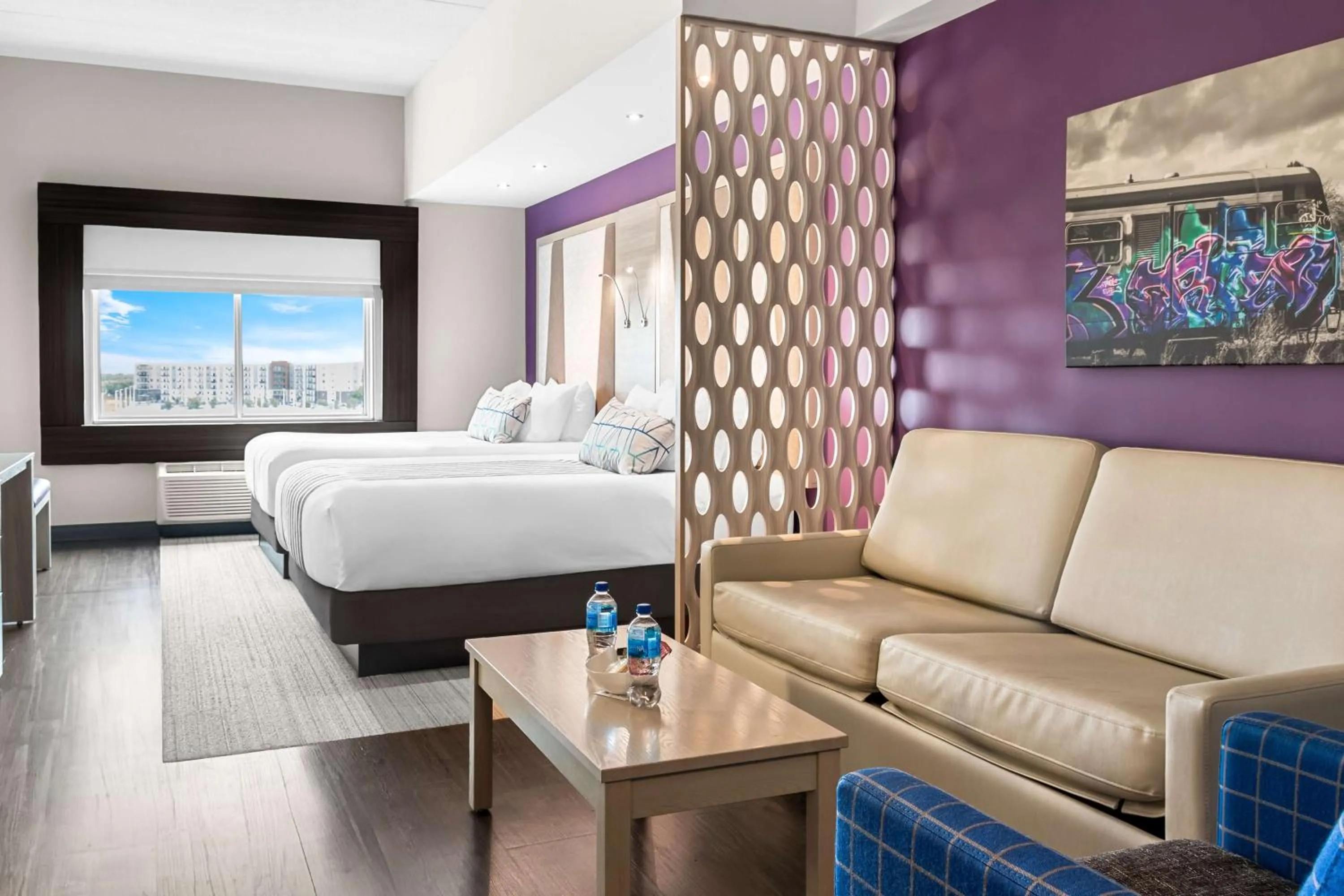 Photo of the whole room, Bed in Best Western Premier Winnipeg East