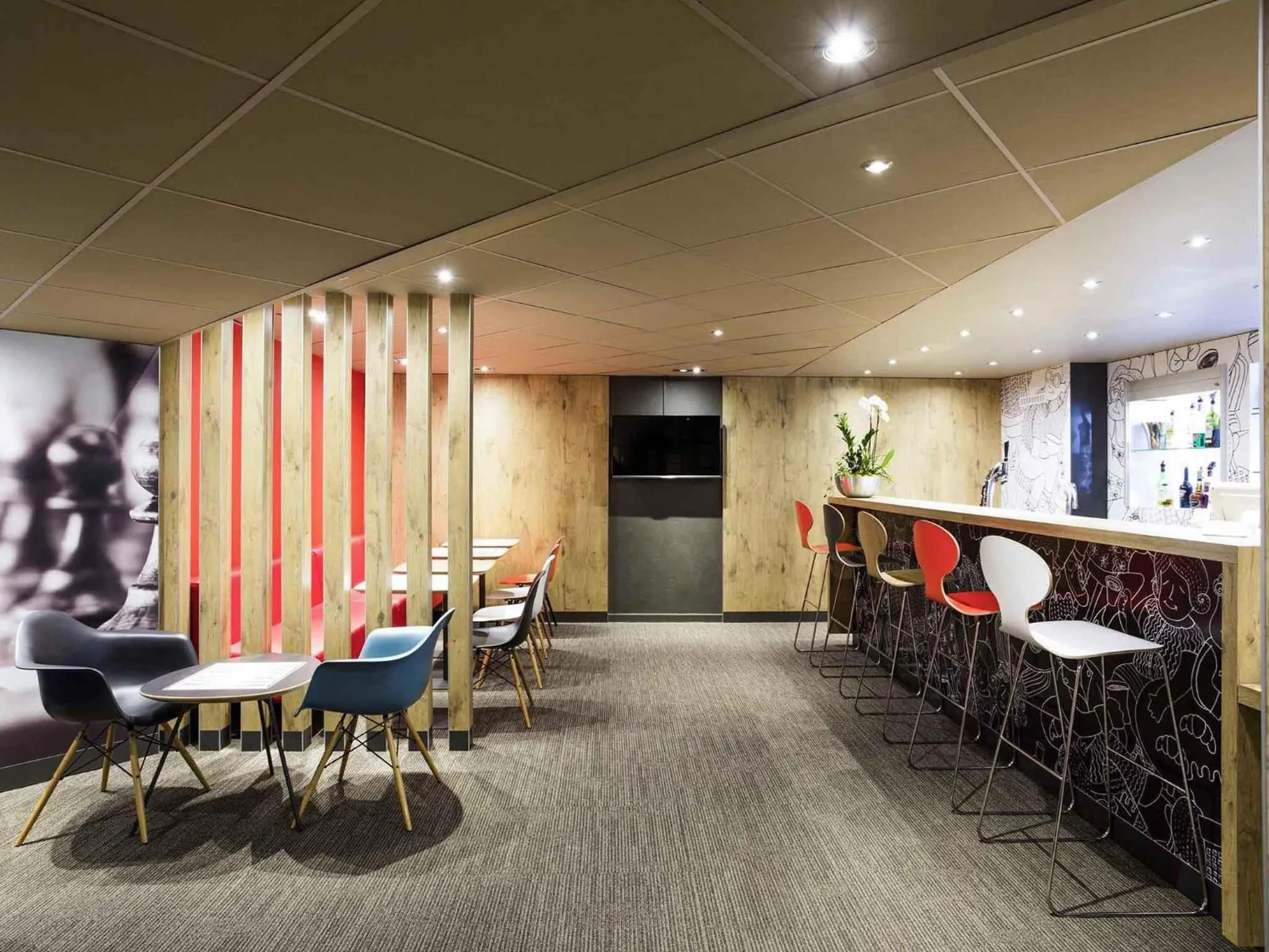 Lounge or bar in ibis Montpellier Centre Comedie