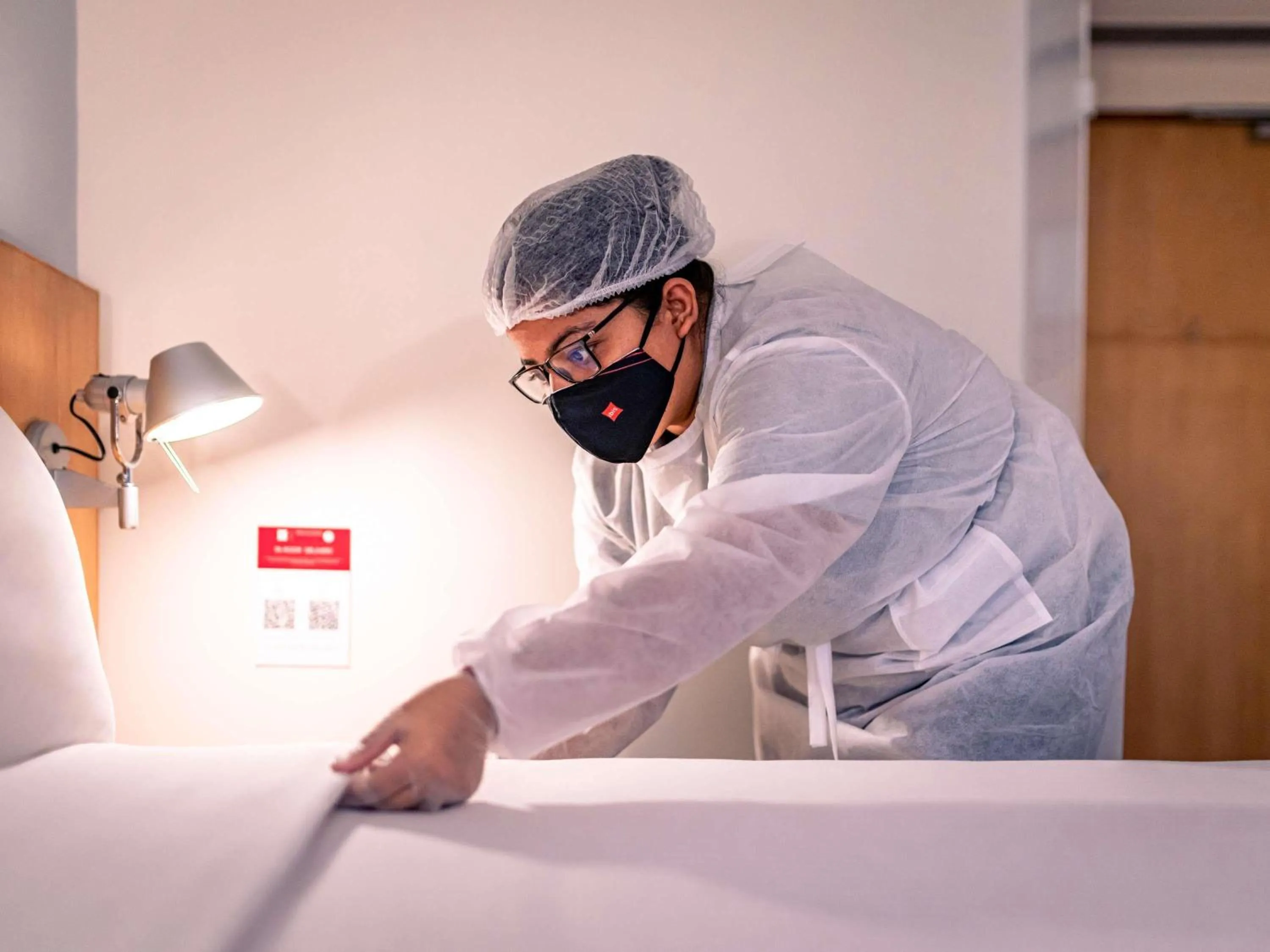 Bedroom in ibis Montpellier Centre Comedie