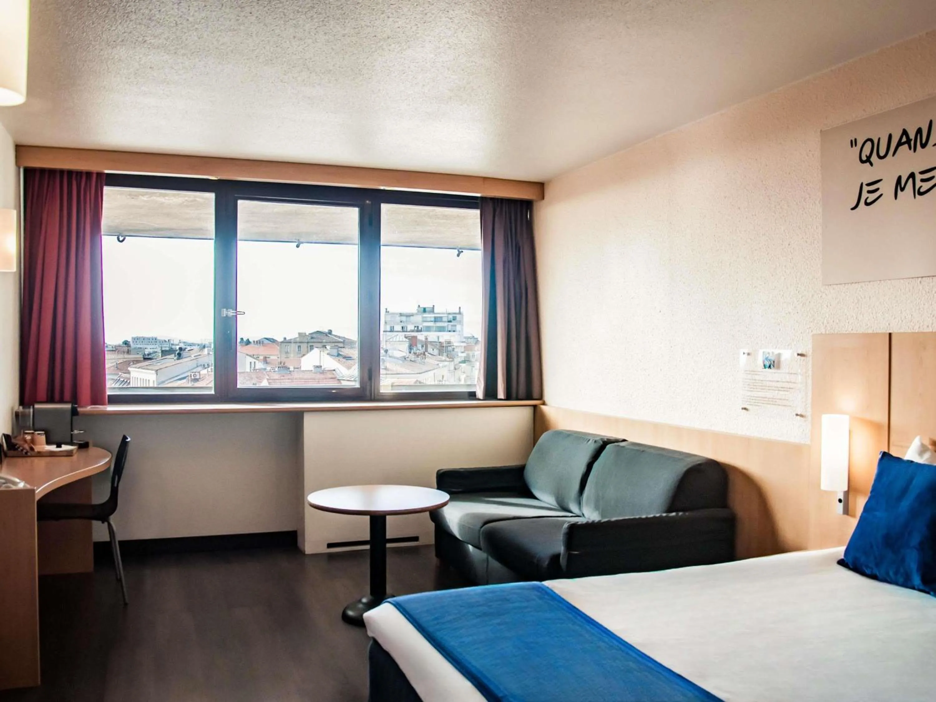 Bedroom, Bed in ibis Montpellier Centre Comedie
