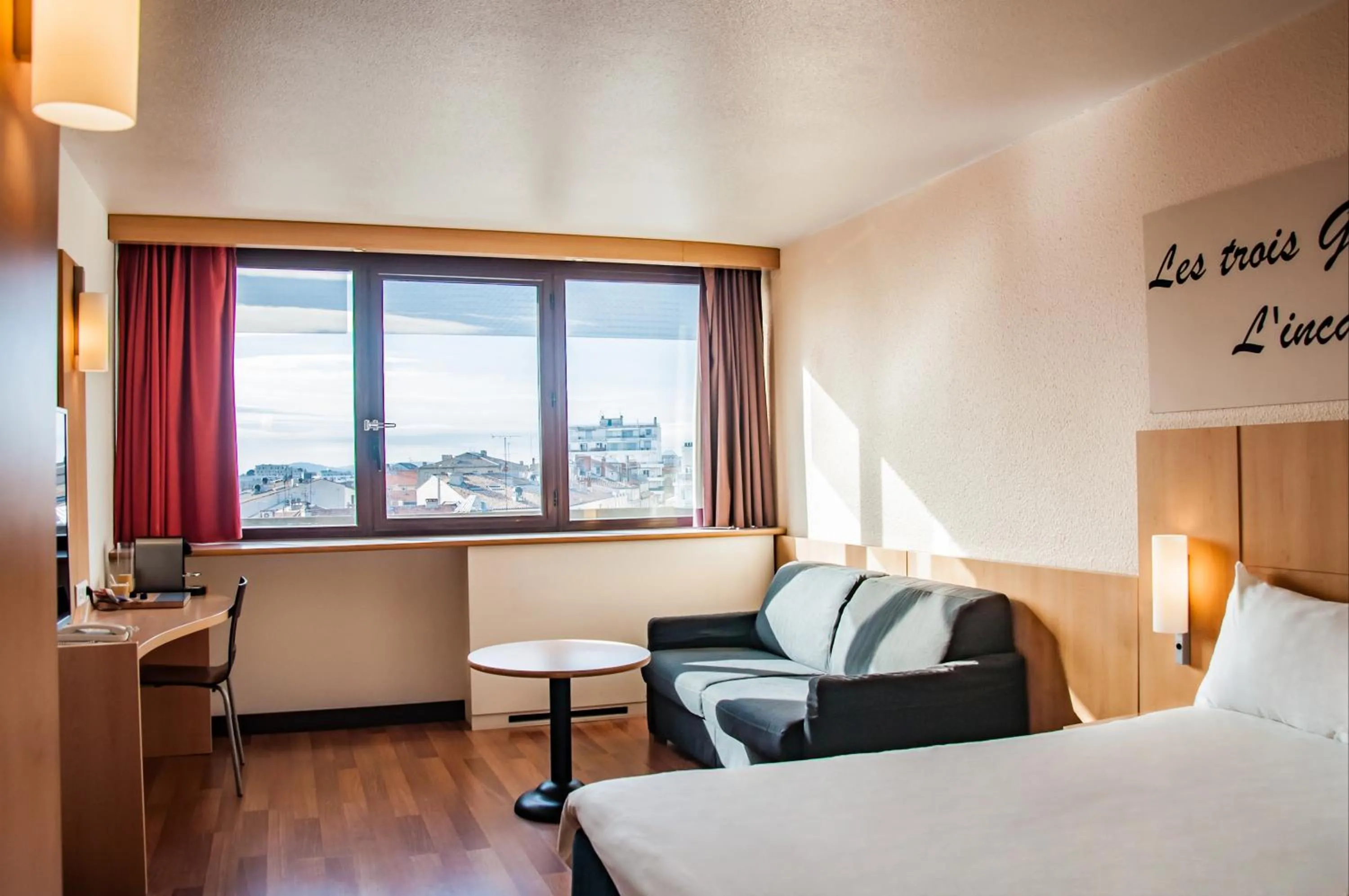 Bed in ibis Montpellier Centre Comedie