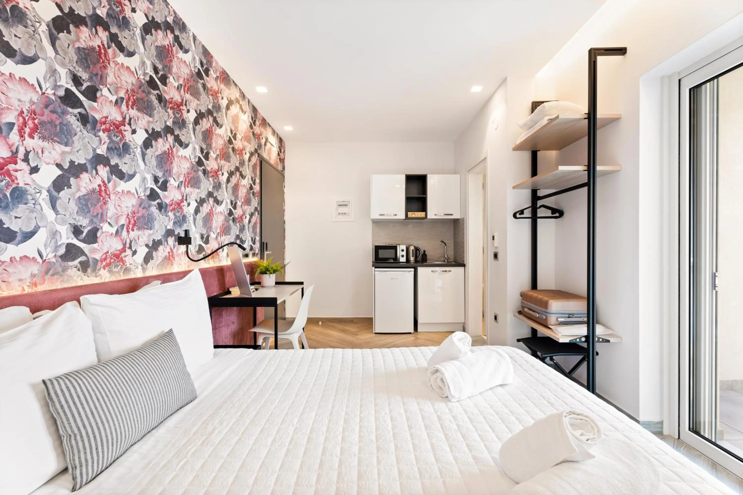 Bedroom, Bed in Frunze Luxury Apartments