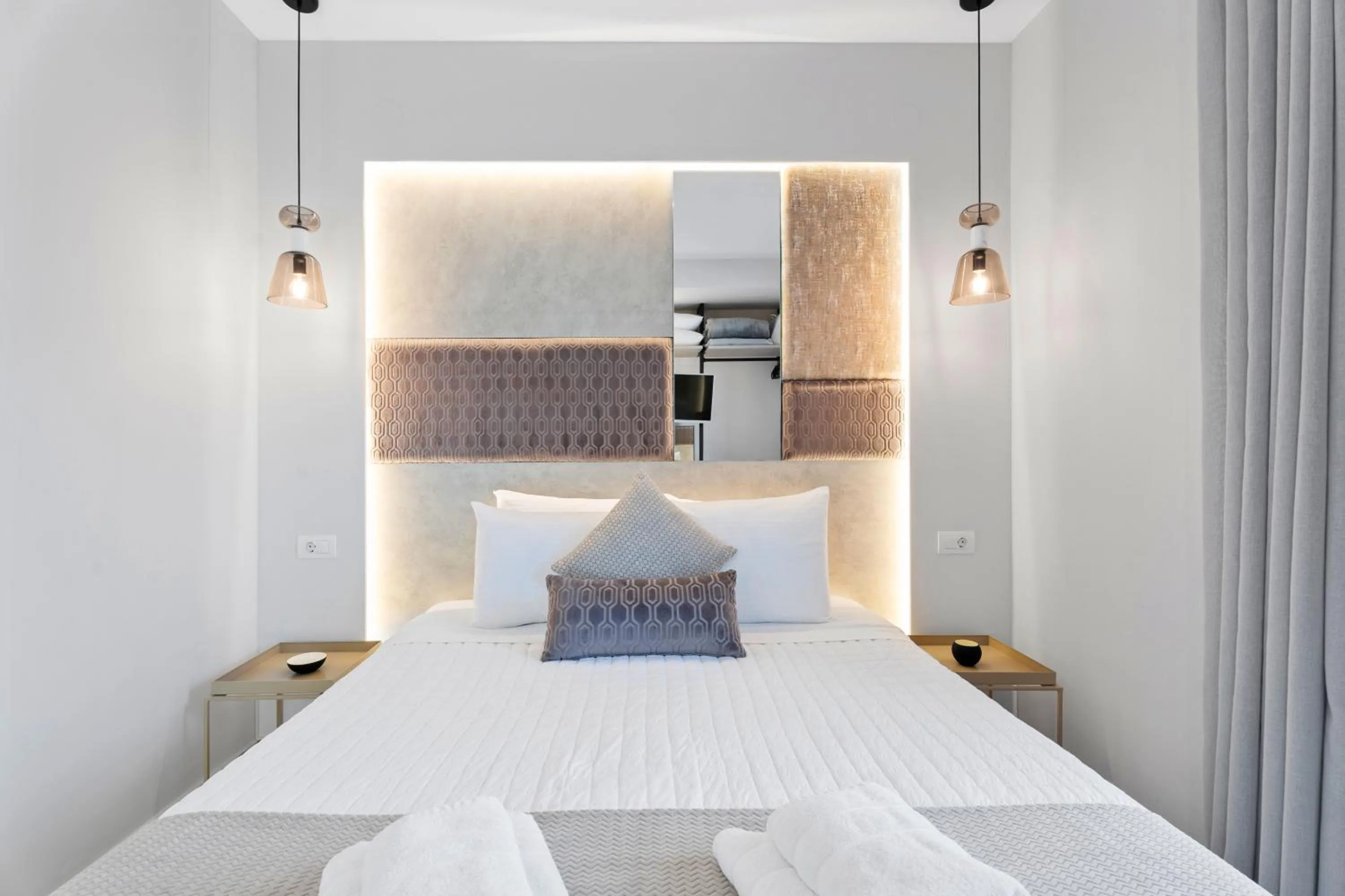 Bedroom, Bed in Frunze Luxury Apartments