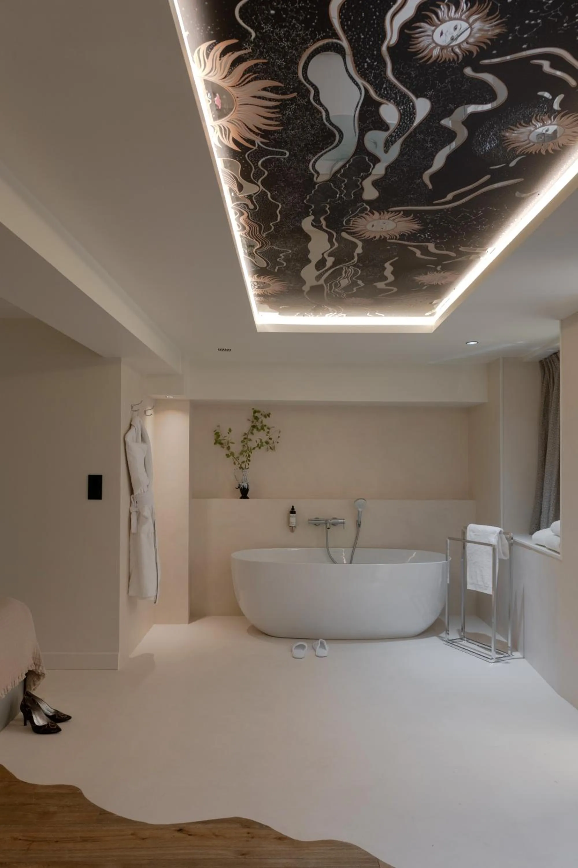 Bed in MiHotel Le Gourguillon