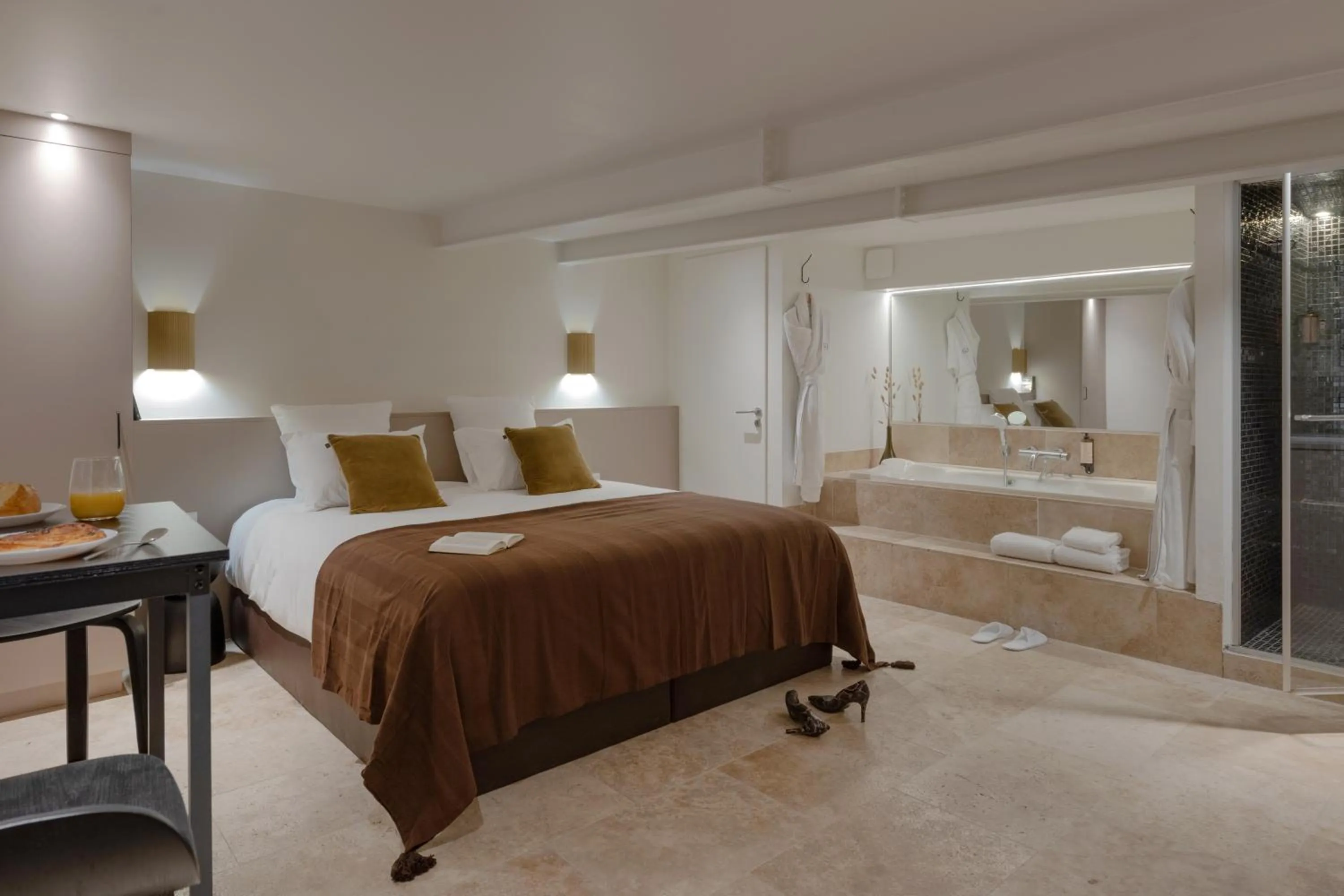 Bed in MiHotel Le Gourguillon