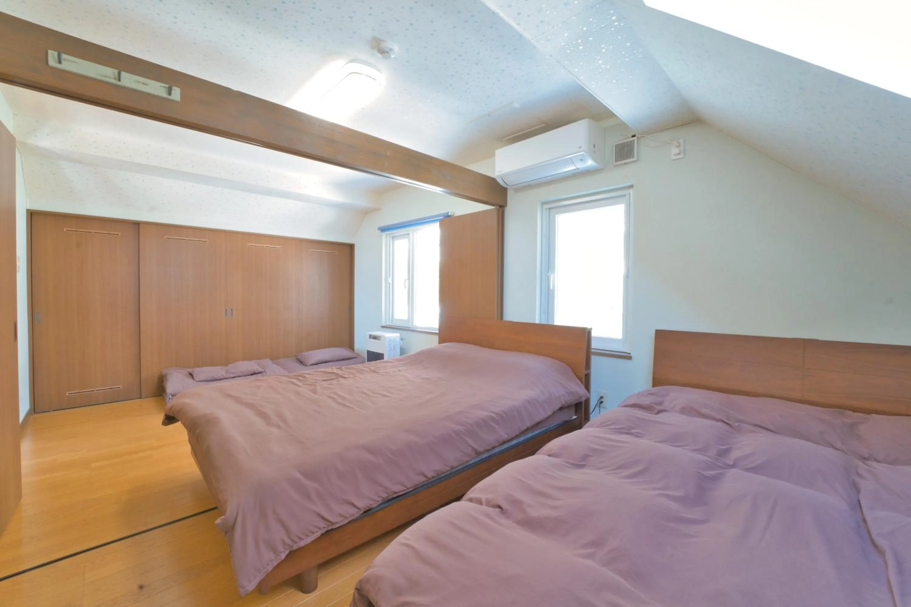 Bedroom, Bed in LAKE TOYA Great view log cabin