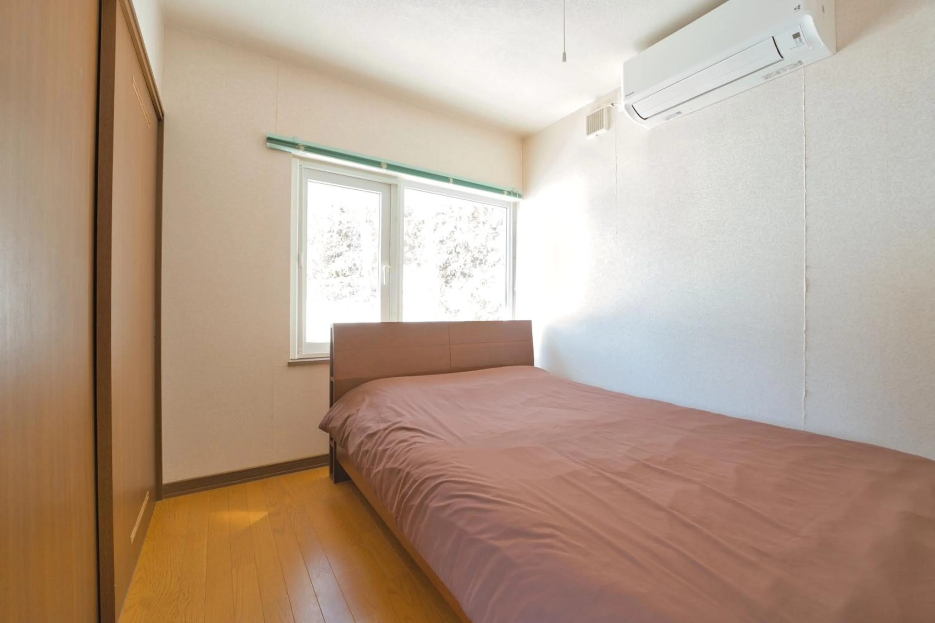 Bedroom, Bed in LAKE TOYA Great view log cabin
