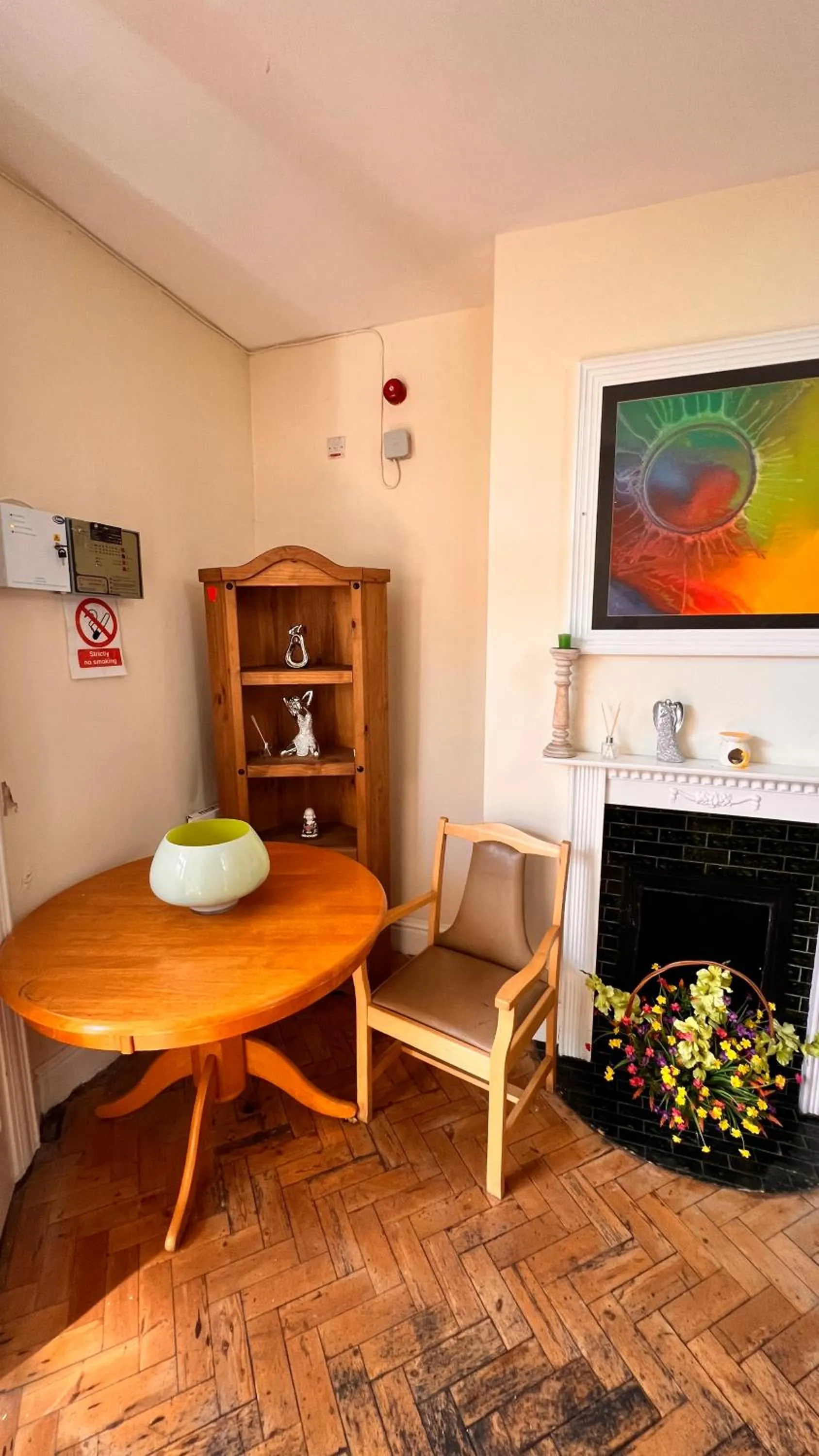 Area and facilities in Castle Lodge Guest House 86-88 Sheil Rd L6 3AF