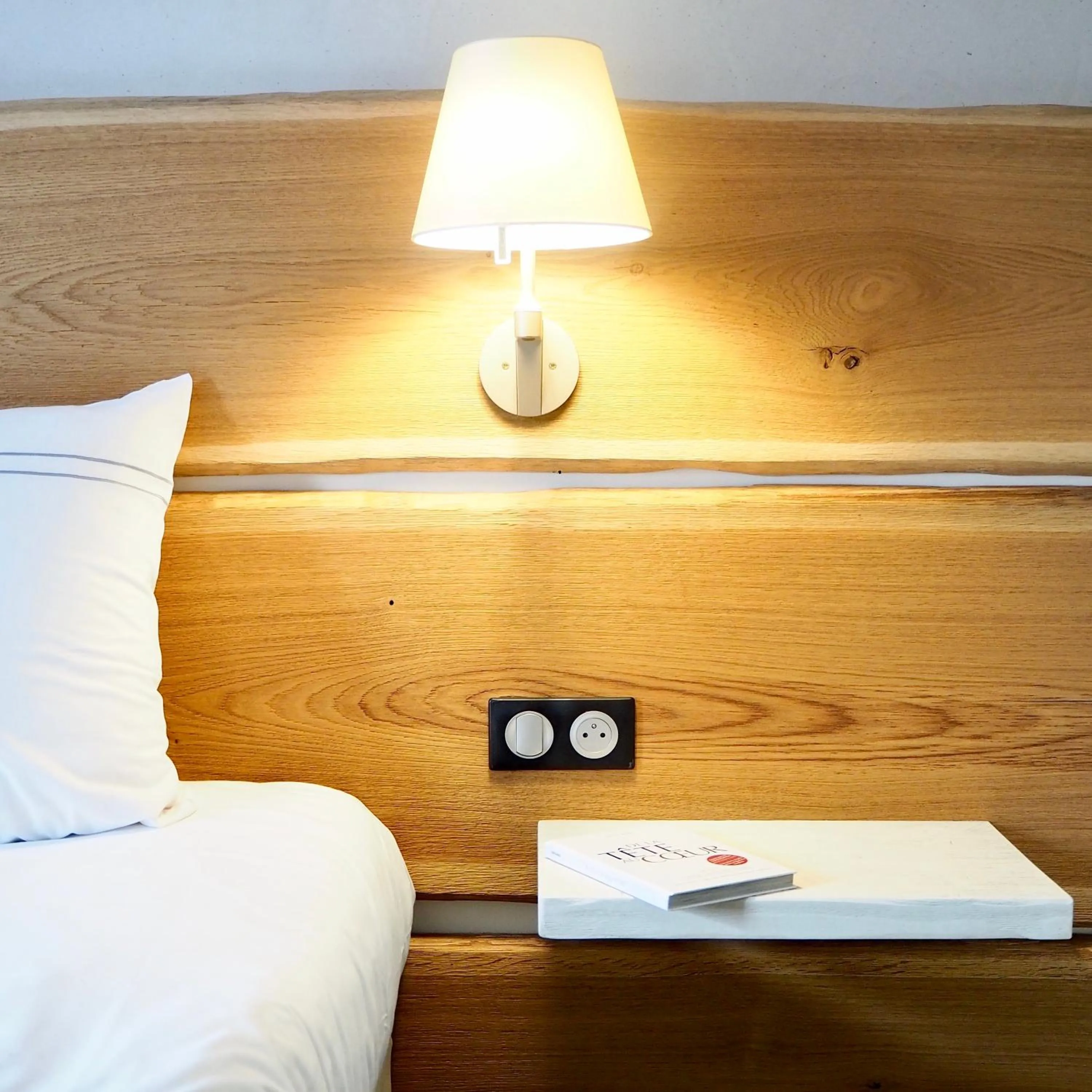 Bed in Maison Jenny Hotel Restaurant & Spa