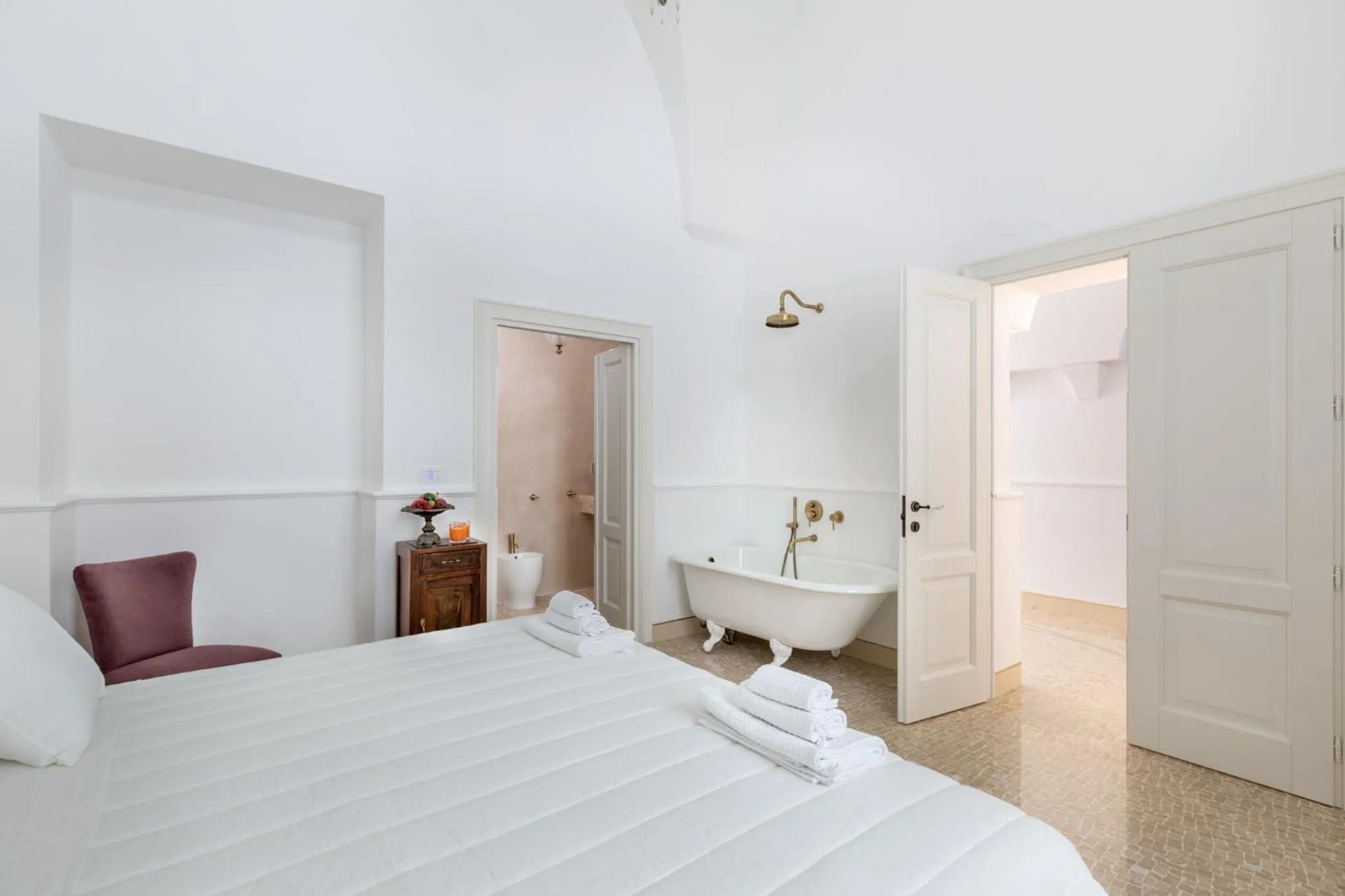 Shower, Bed in Relais Carlo Alberto