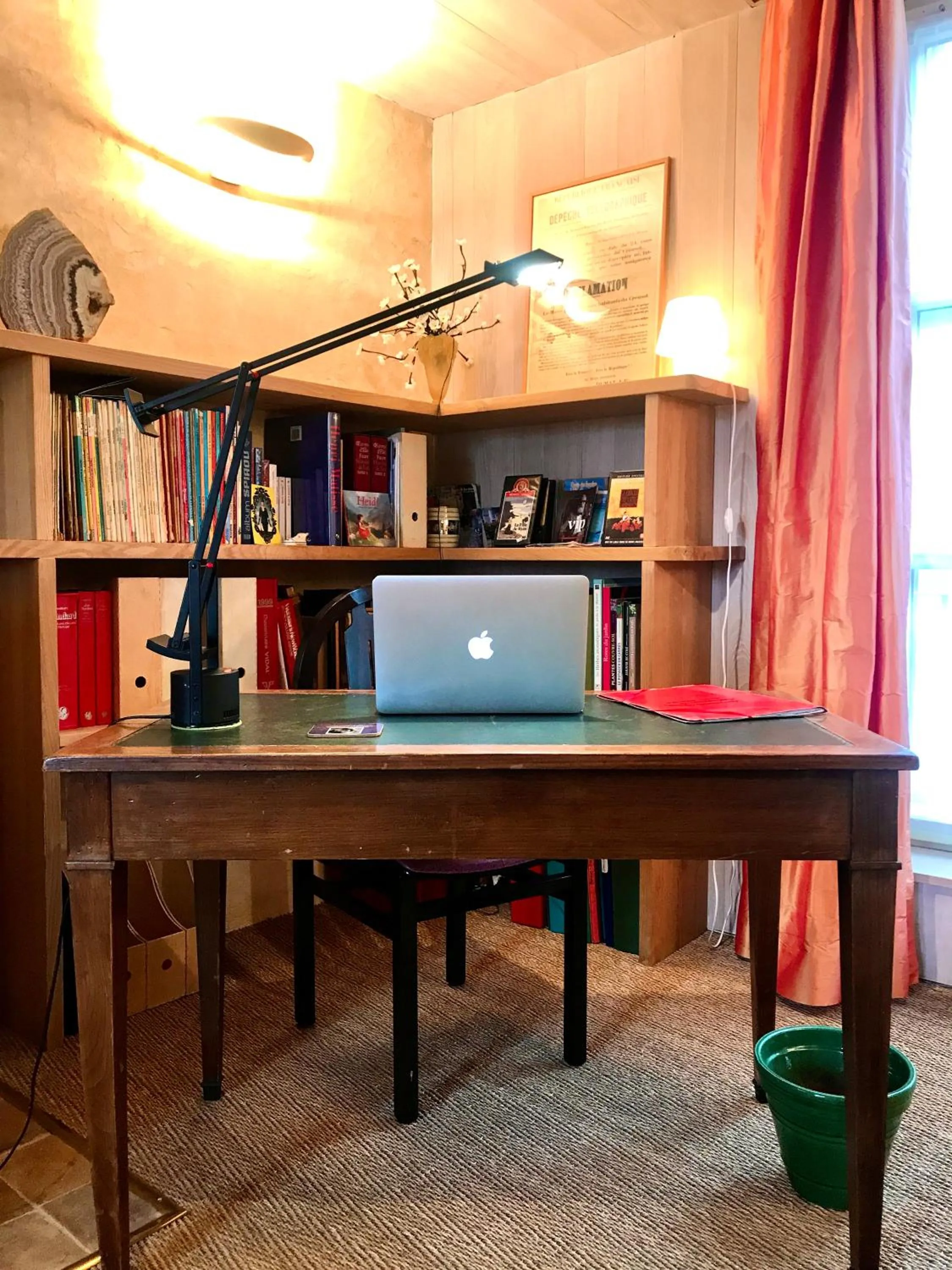 Seating area in Logis Saint-Flaceau