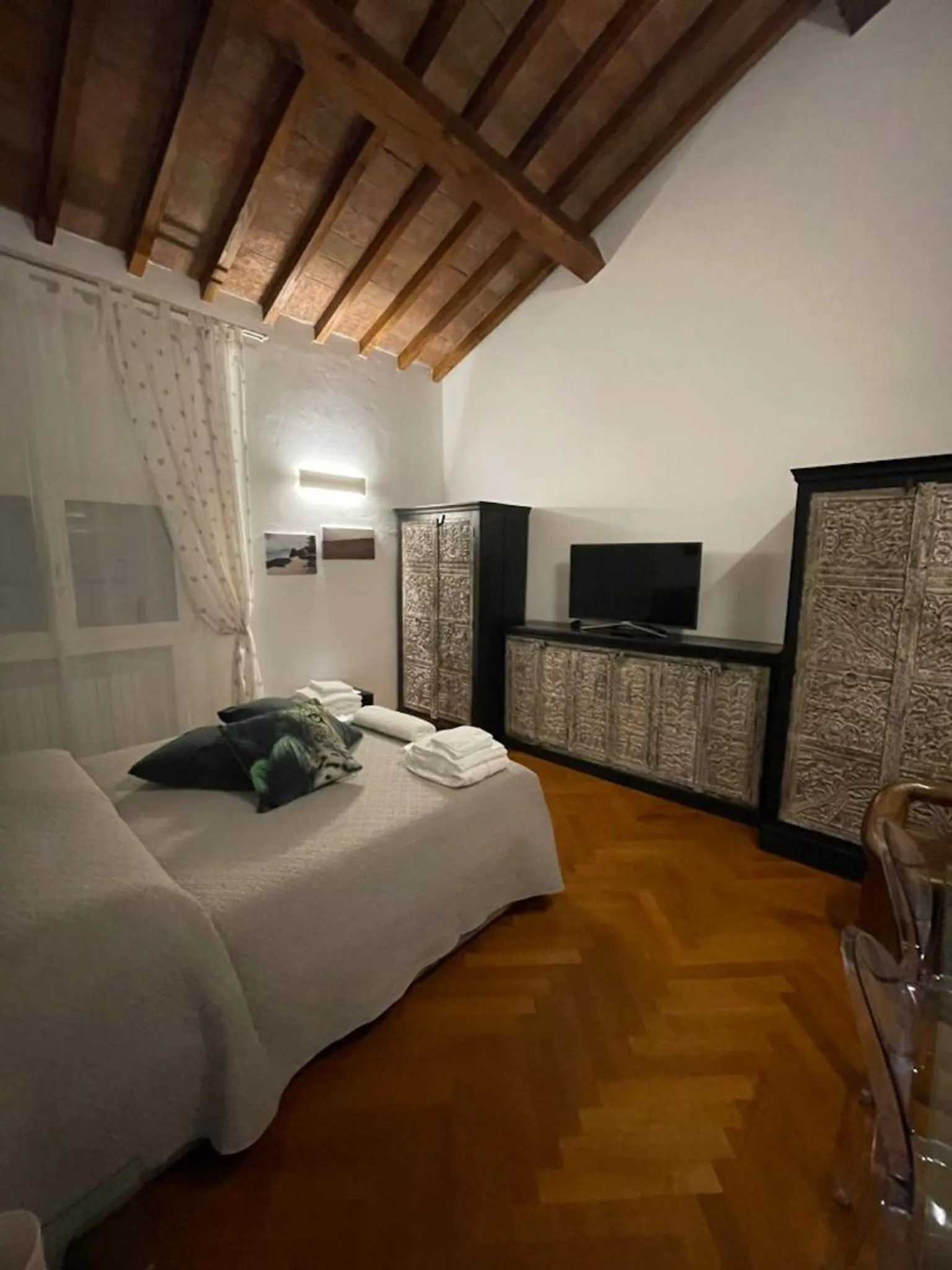 Photo of the whole room, Bed in Villa Matildis