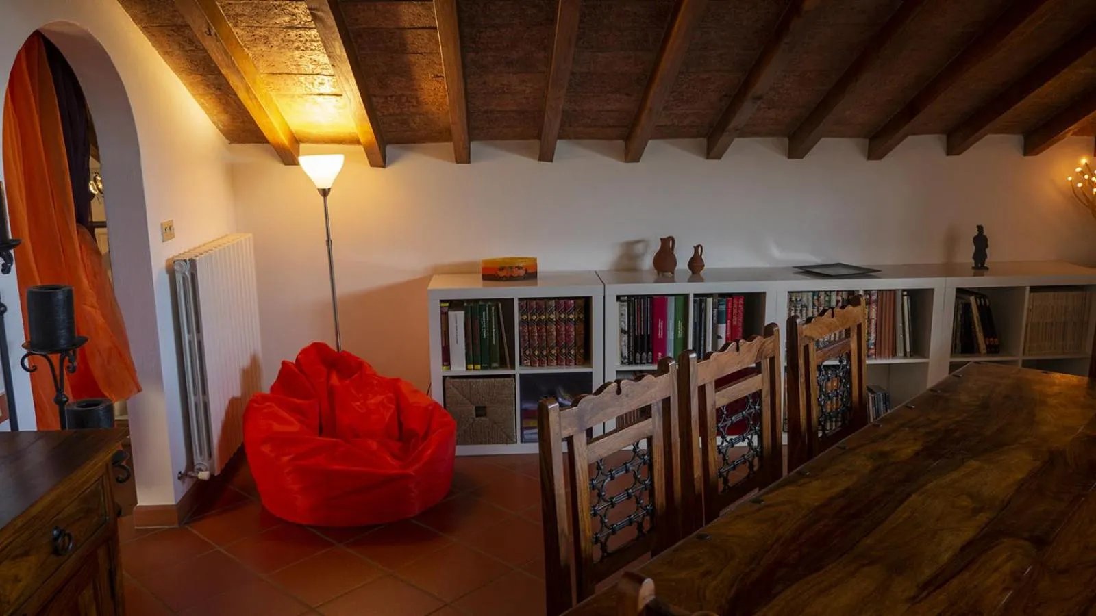 Seating area, Bed in Villa Matildis