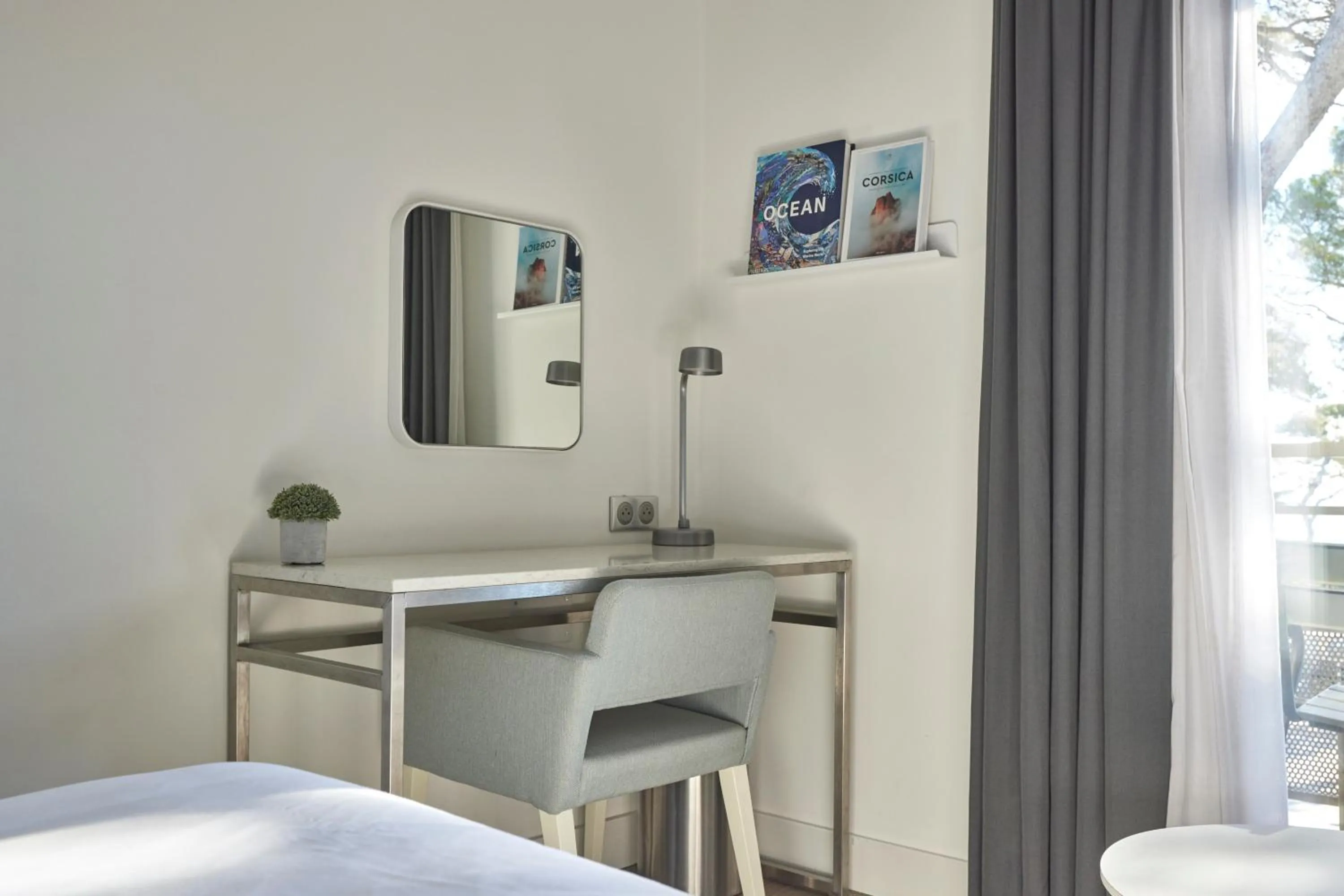 Bedroom in Van der Valk Hotel Saint-Aygulf