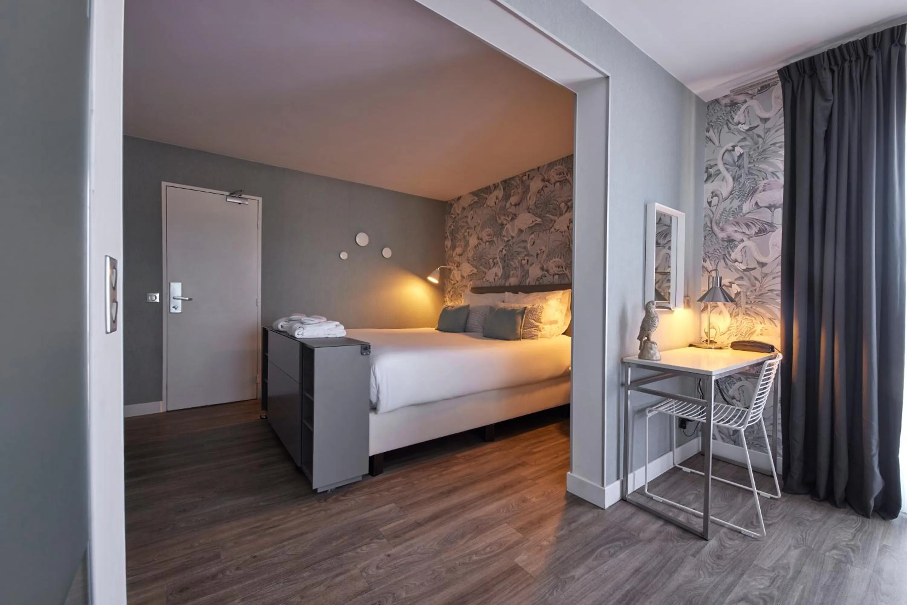 Bedroom, Bed in Van der Valk Hotel Saint-Aygulf