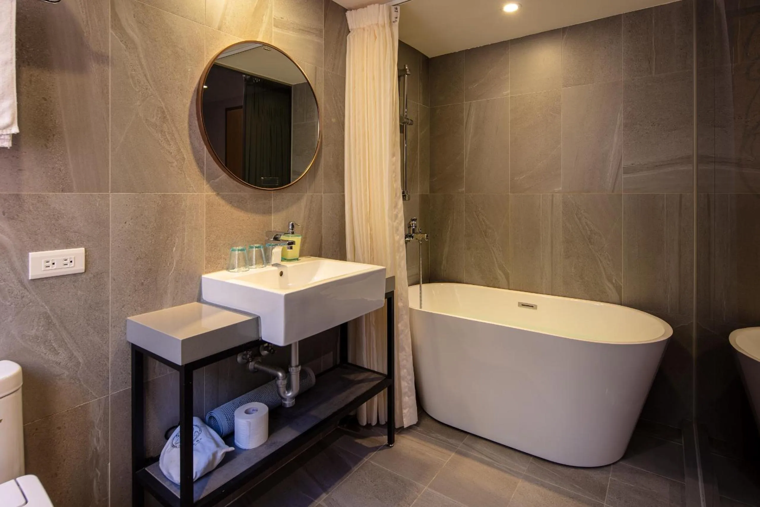 Toilet in Cho Hotel 3