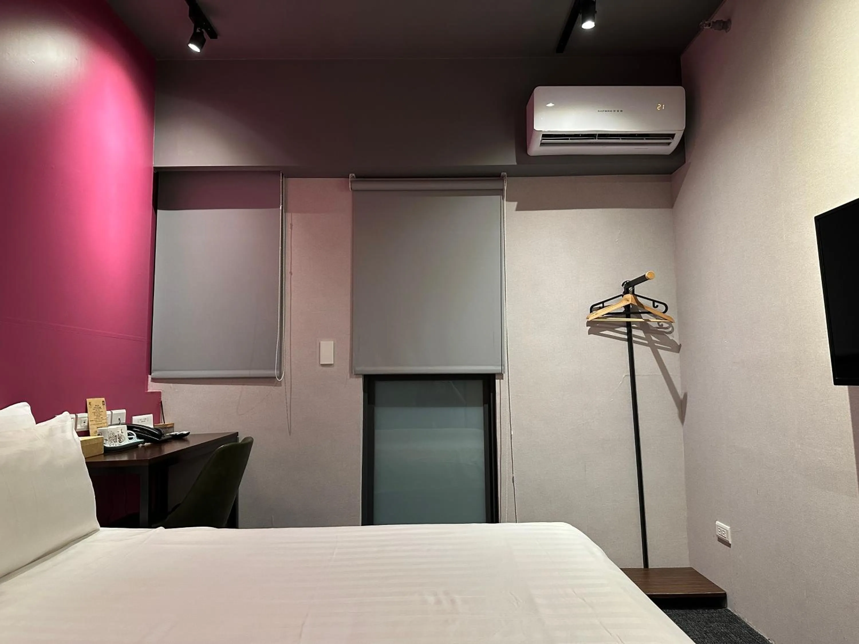 Photo of the whole room, Bed in Cho Hotel 3
