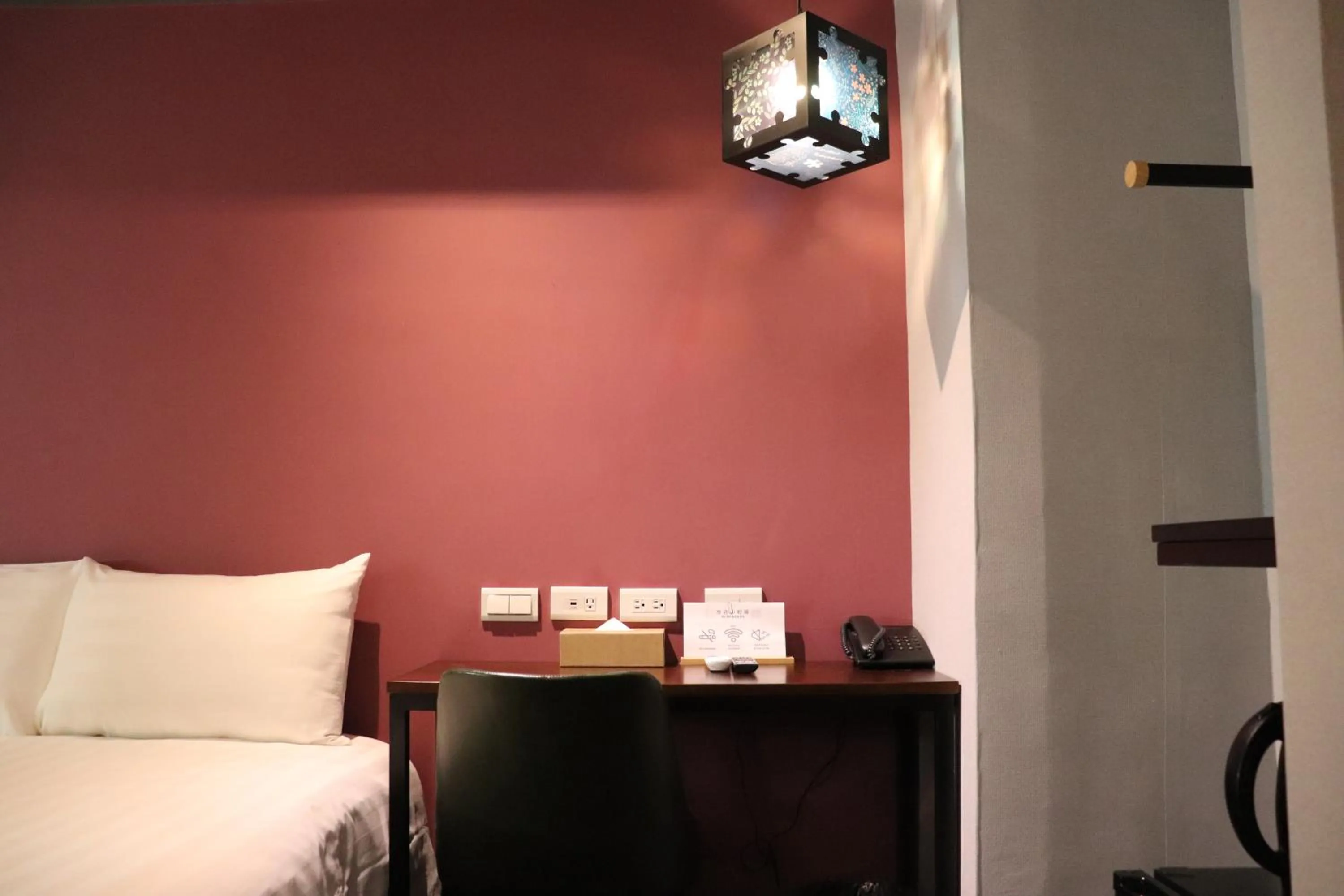 Photo of the whole room, Bed in Cho Hotel 3