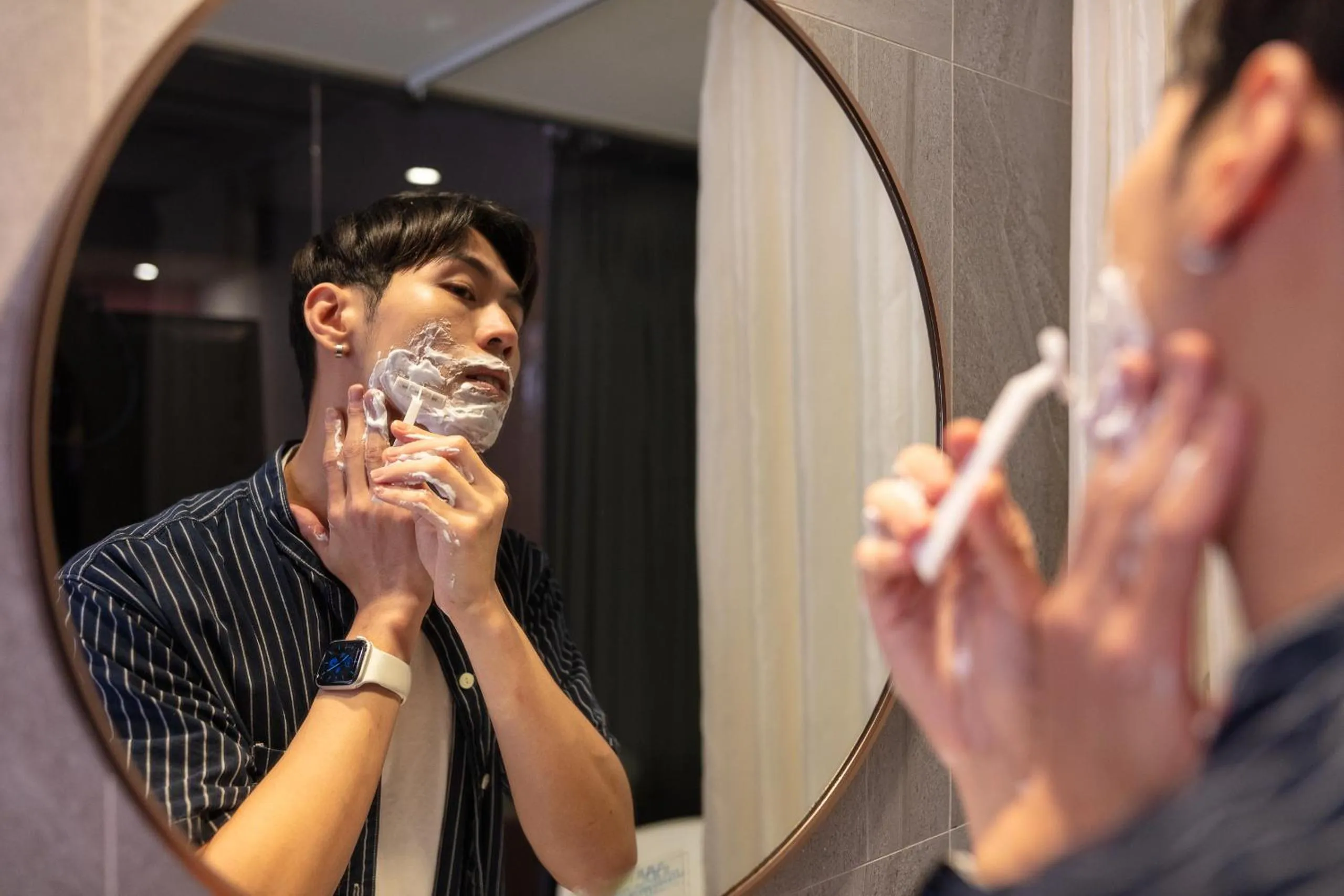 People in Cho Hotel 3