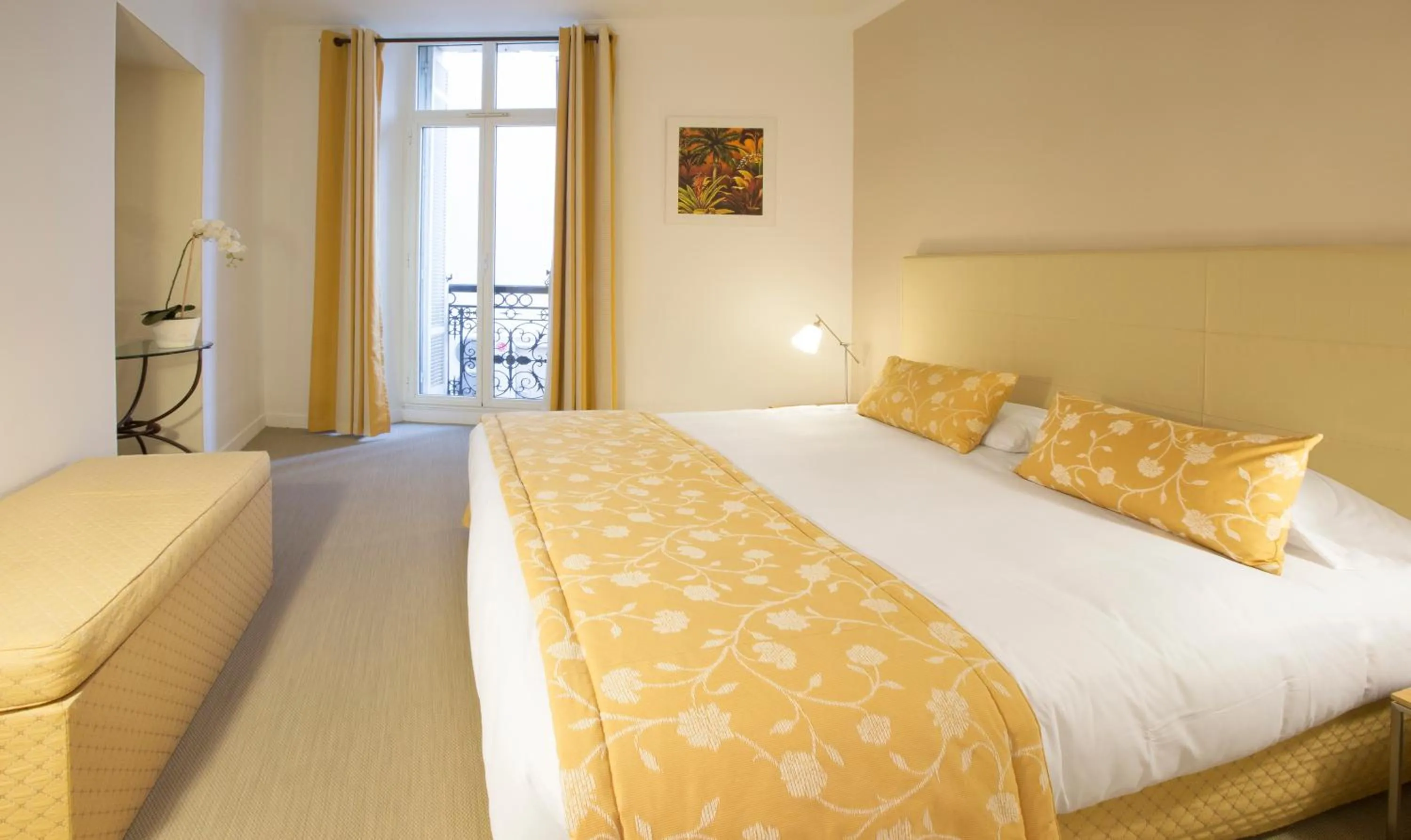 Bedroom, Bed in Cannes Croisette Prestige Apart'hotel